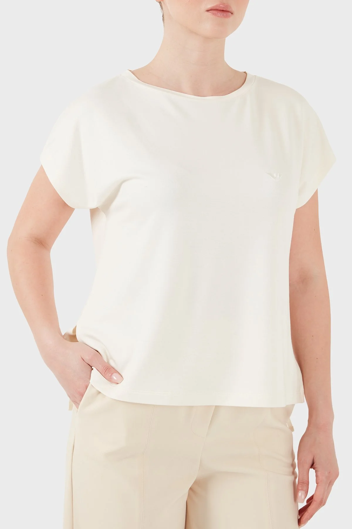 Emporio Armani Logolu Relaxed Fit Yuvarlak Yaka Kadın T Shirt EW002908 AF19032 U1054 EKRU - 1