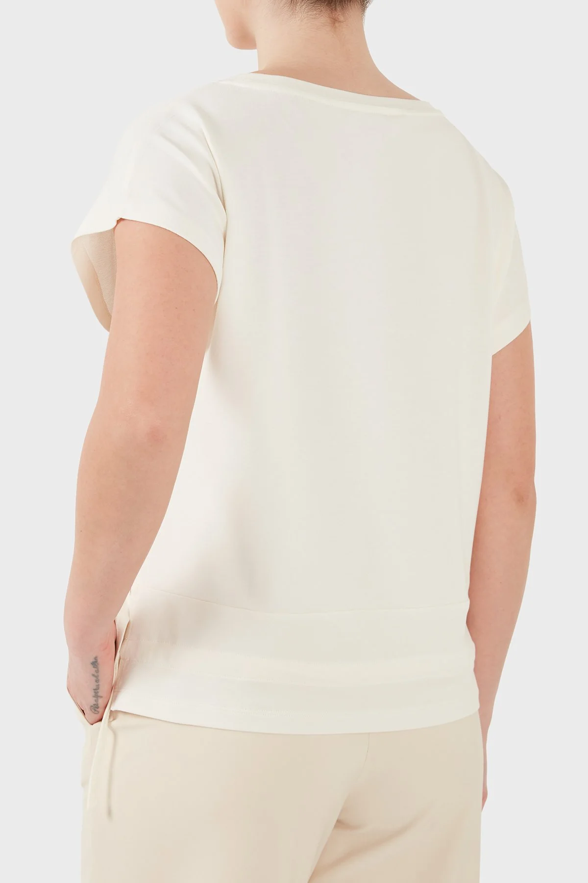 Emporio Armani Logolu Relaxed Fit Yuvarlak Yaka Kadın T Shirt EW002908 AF19032 U1054 EKRU - 3