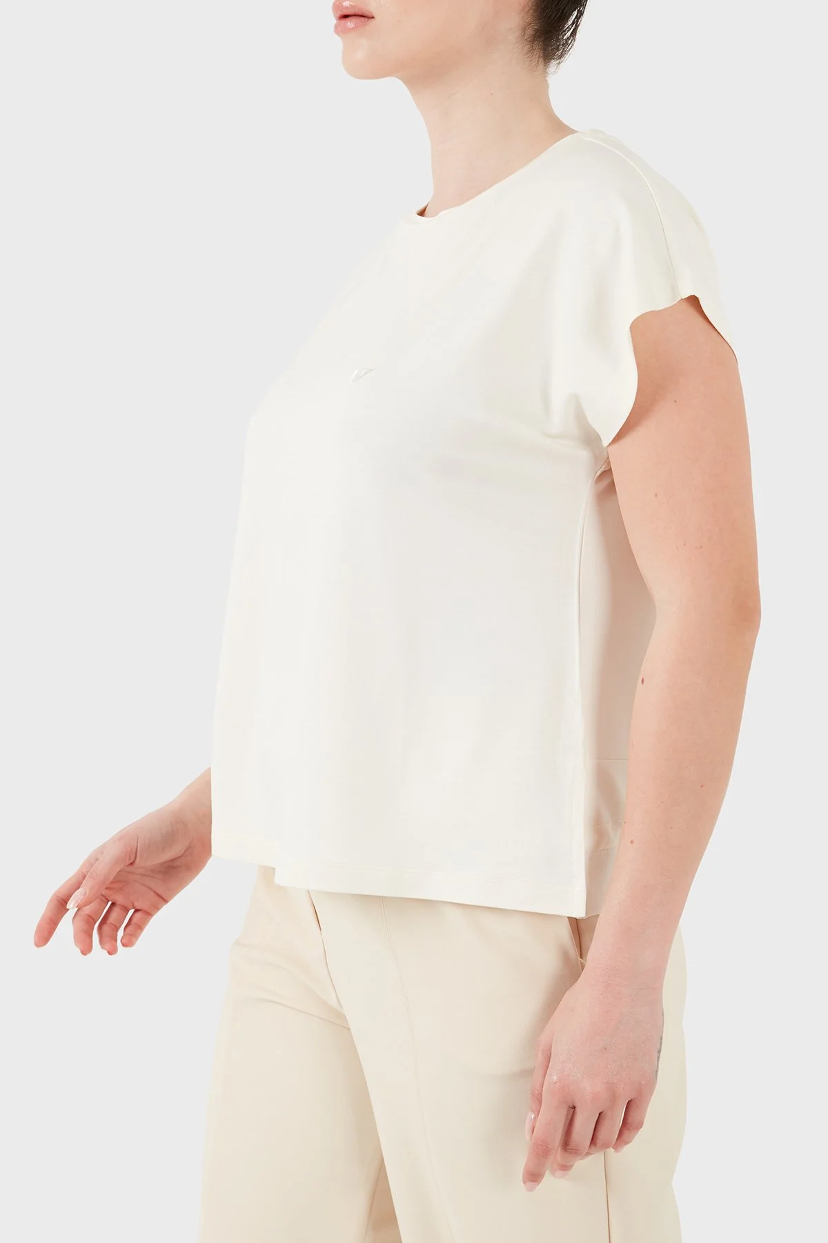 Emporio Armani Logolu Relaxed Fit Yuvarlak Yaka Kadın T Shirt EW002908 AF19032 U1054 EKRU - 4