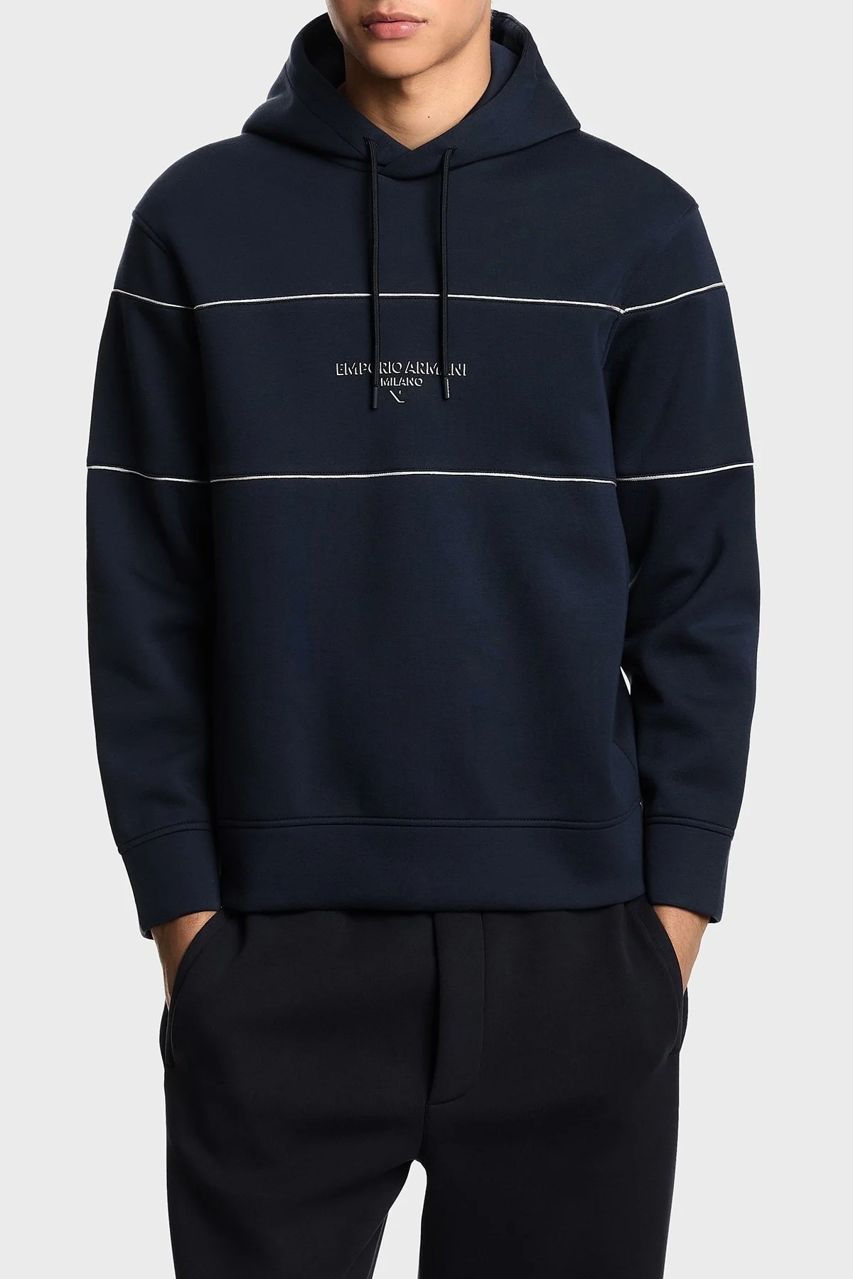 Emporio Armani Logolu Şerit Detaylı Regular Fit Kapüşonlu Erkek Sweat EM002885 AF17545 UB118 LACİVERT - 1
