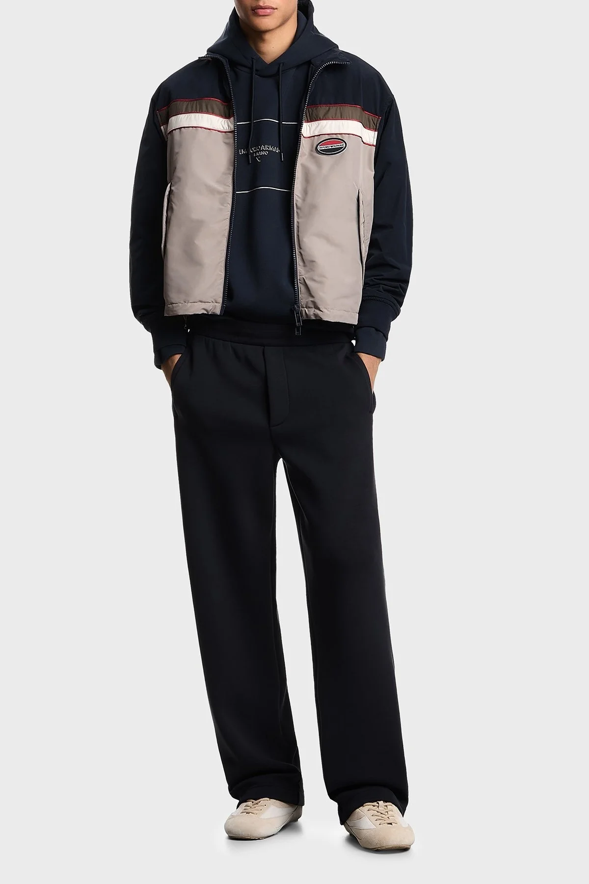 Emporio Armani Logolu Şerit Detaylı Regular Fit Kapüşonlu Erkek Sweat EM002885 AF17545 UB118 LACİVERT - 2