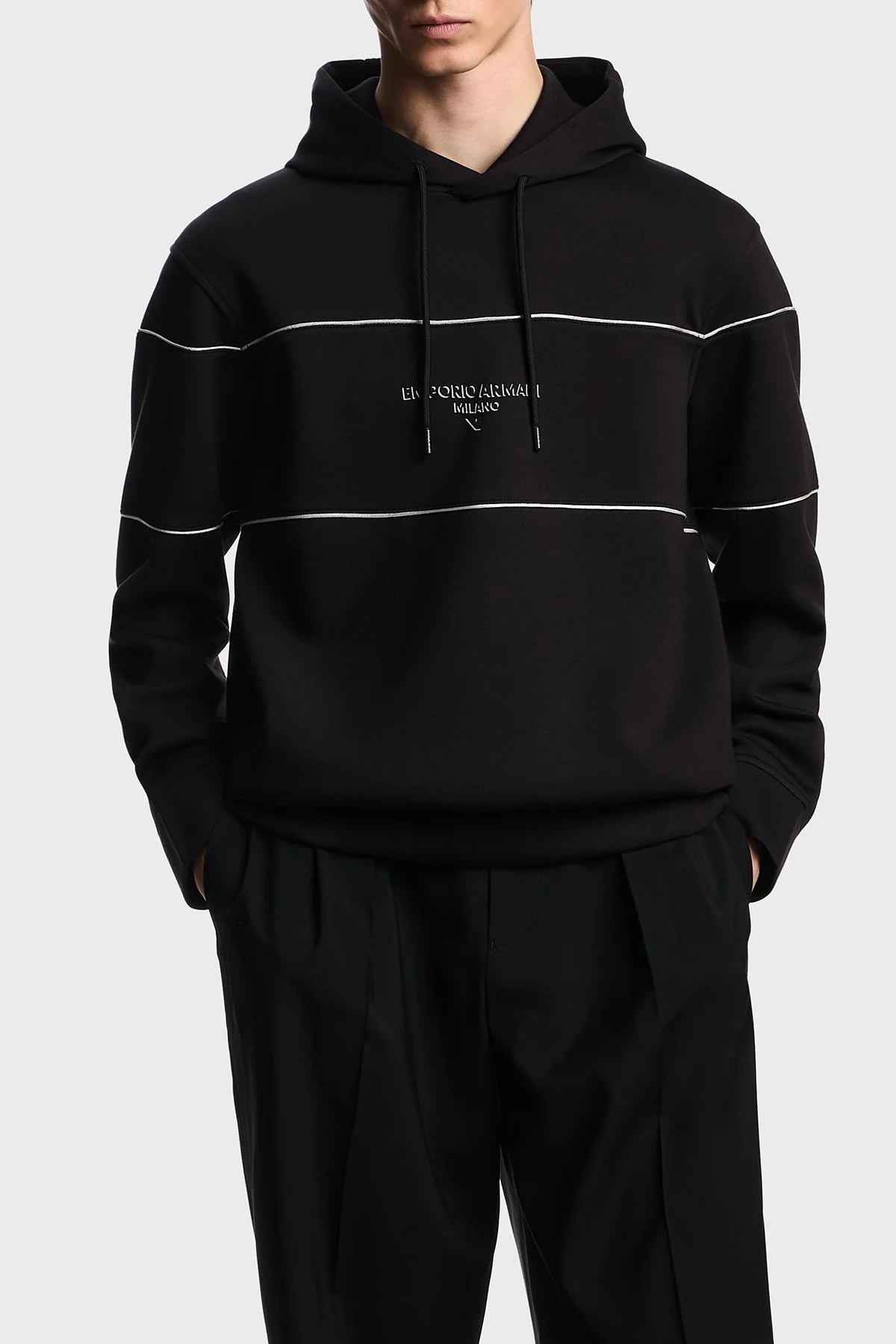 Emporio Armani Logolu Şerit Detaylı Regular Fit Kapüşonlu Erkek Sweat EM002885 AF17545 UC001 SİYAH - 1