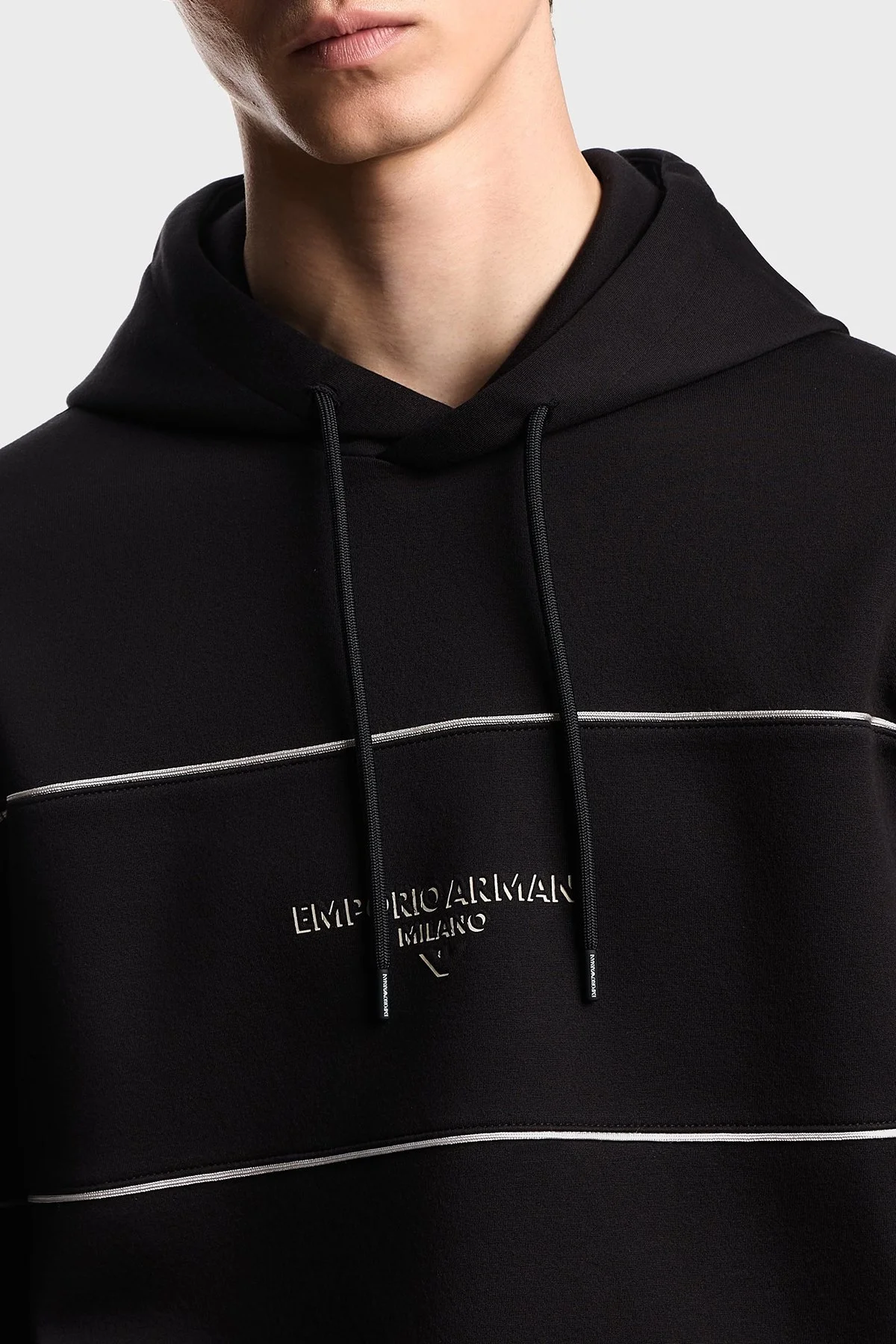 Emporio Armani Logolu Şerit Detaylı Regular Fit Kapüşonlu Erkek Sweat EM002885 AF17545 UC001 SİYAH - 4