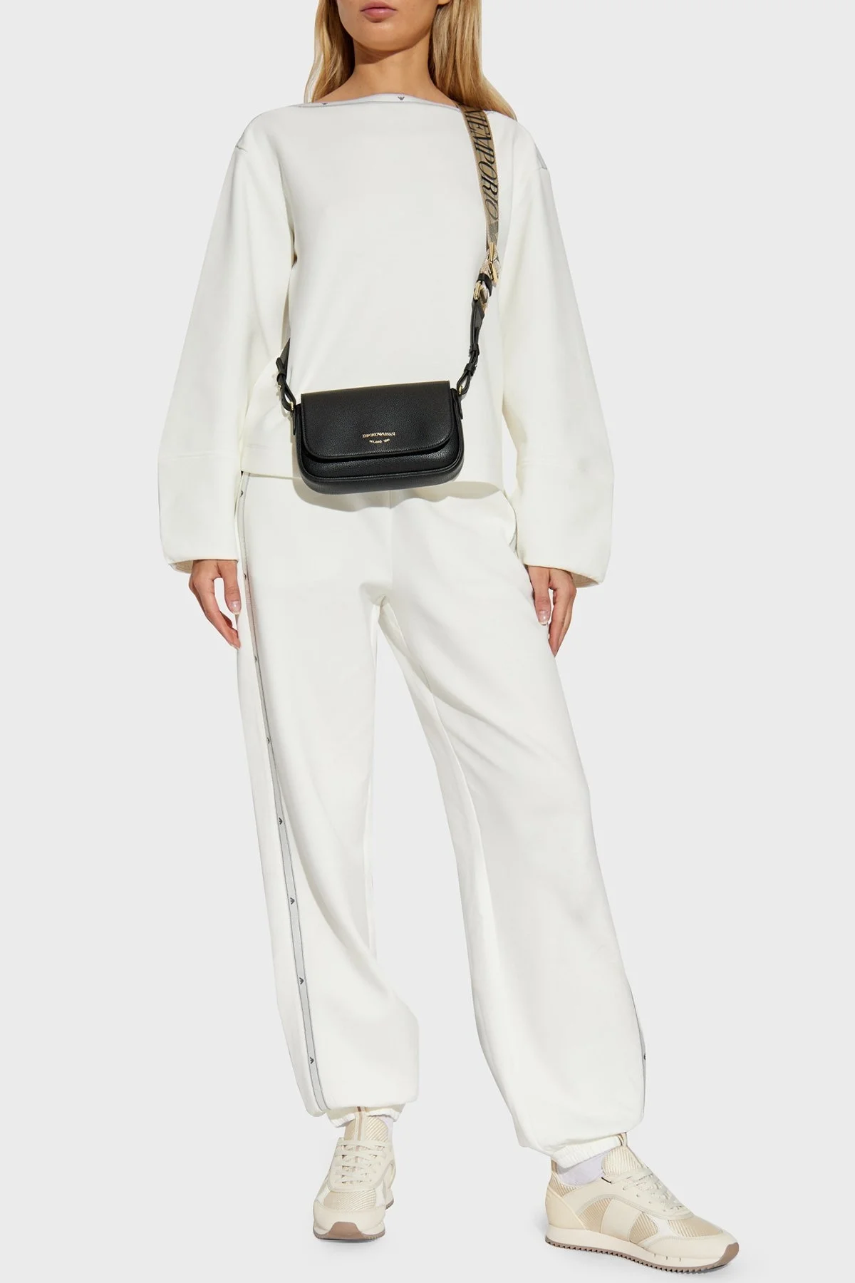 Emporio Armani Logolu Streç Pamuklu Comfort Fit Bayan Sweat 6D2M6C 1JHSZ 0101 BEYAZ - 3