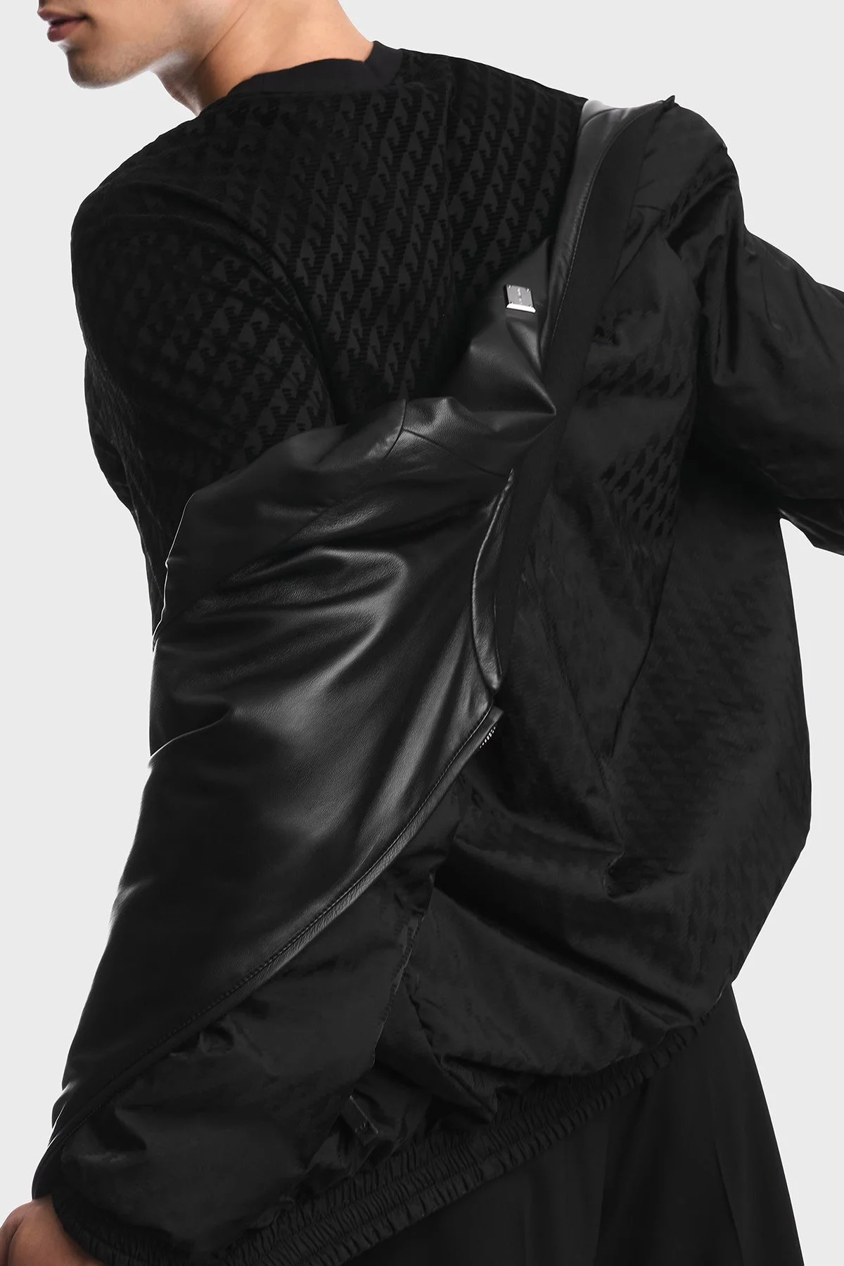 Emporio Armani Logolu Suya Dayanıklı Çift Taraflı Bomber Erkek Ceket EM007244 AF29324 UC001 Siyah - 4
