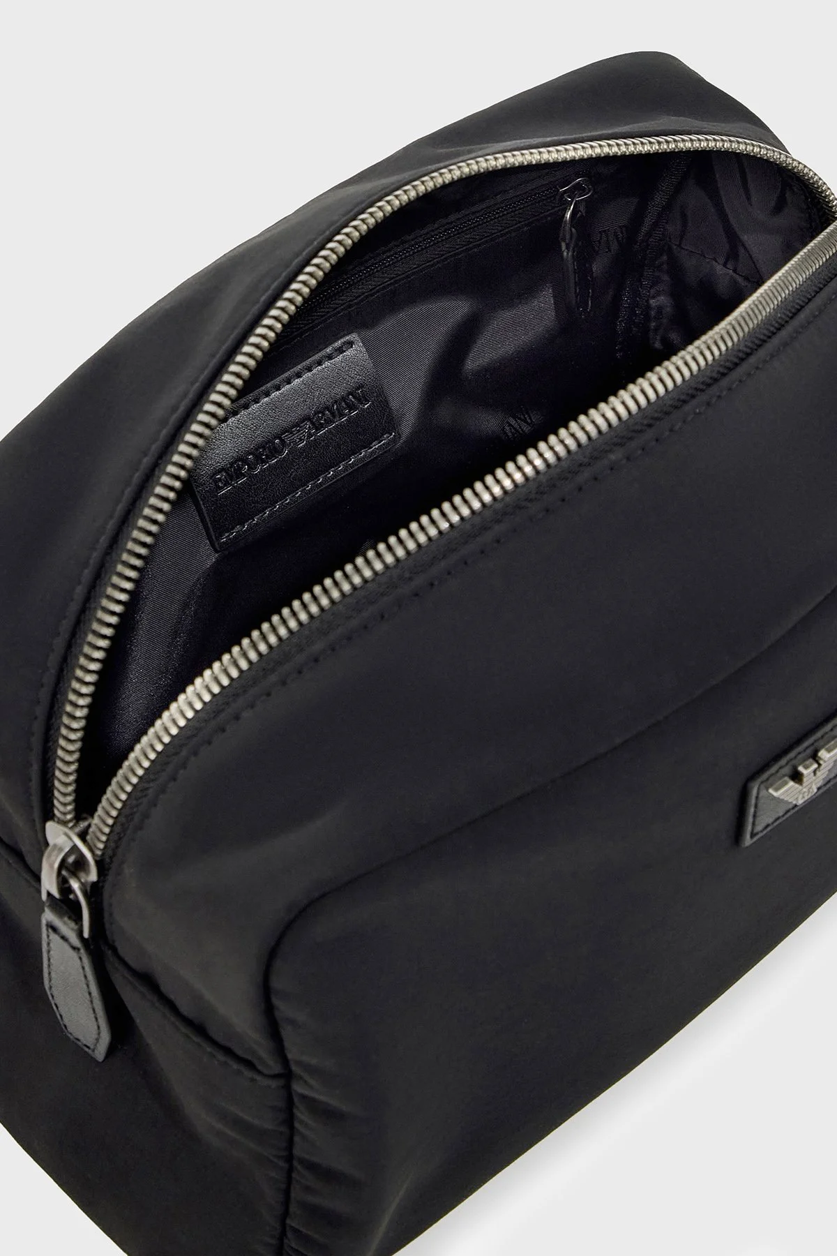 Emporio Armani Logolu Tek Saplı Erkek Çanta EM007035 AF28742 UC001 Siyah - 4