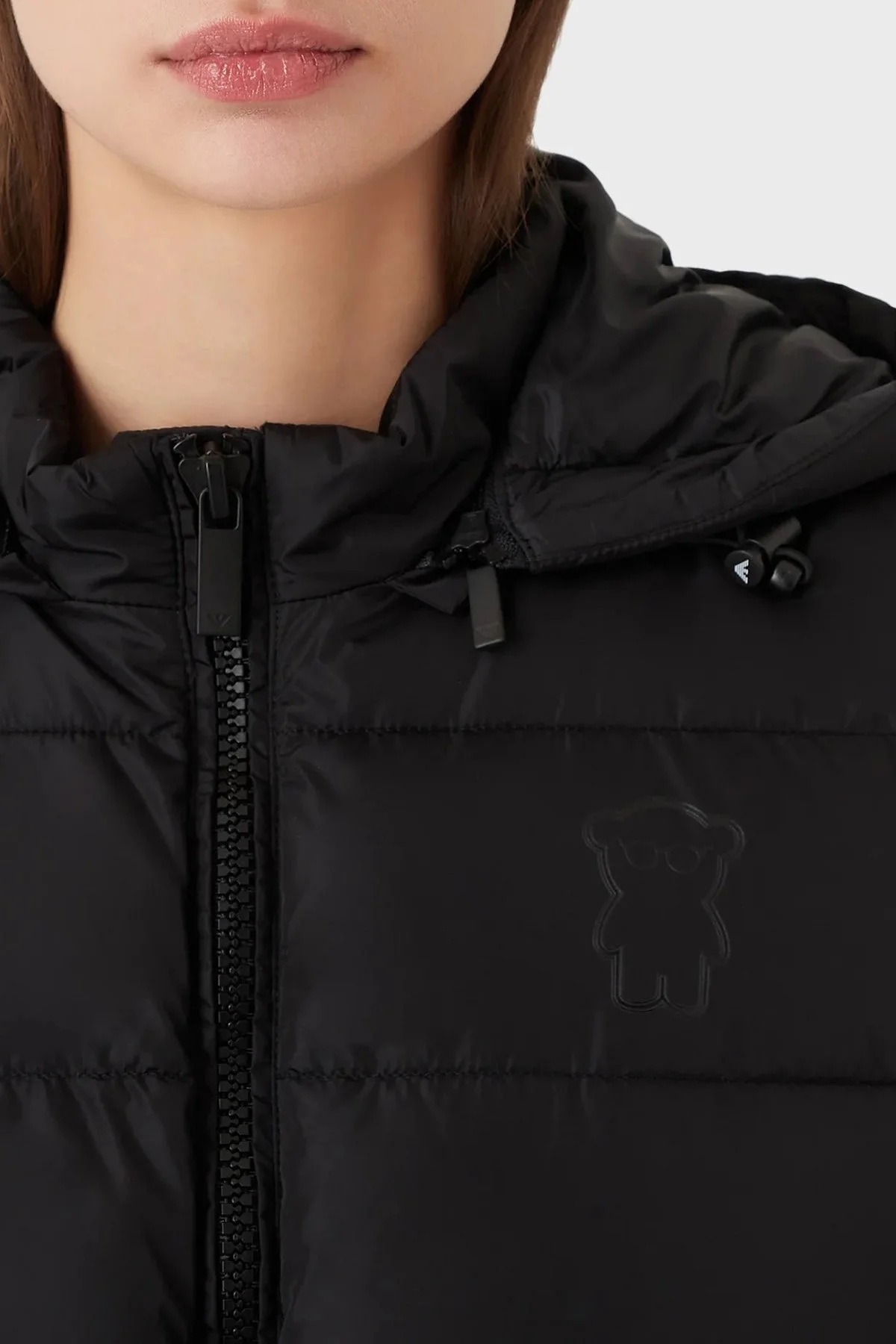 Emporio Armani Logolu Yalıtımlı Çıkarılabilir Kapüşonlu Regular Fit Kapitone Bayan Mont 6L2L73 2NGAZ 0999 SİYAH - 4