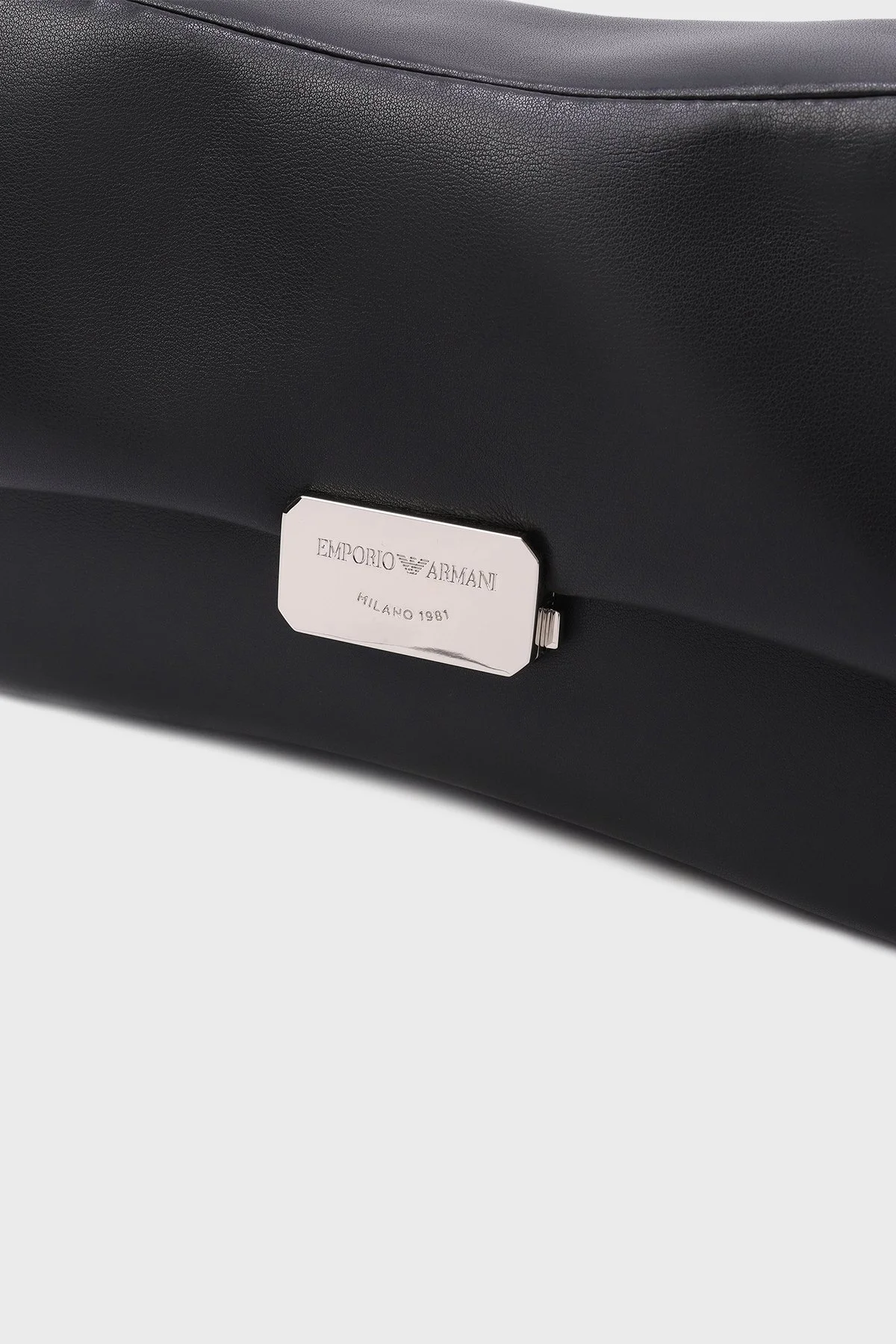 Emporio Armani Logolu Zincir Askılı ve Ayarlanabilir Askılı Kadın Çanta EW002645 AF18673 UC001 SİYAH - 5