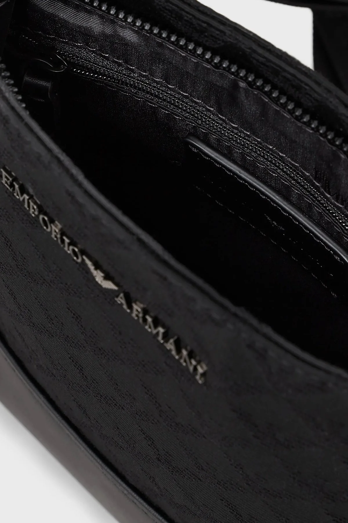 Emporio Armani Marka Logolu Ayarlanabilir Askılı Erkek Çanta Y4M234 Y022V 81336 SİYAH - 6