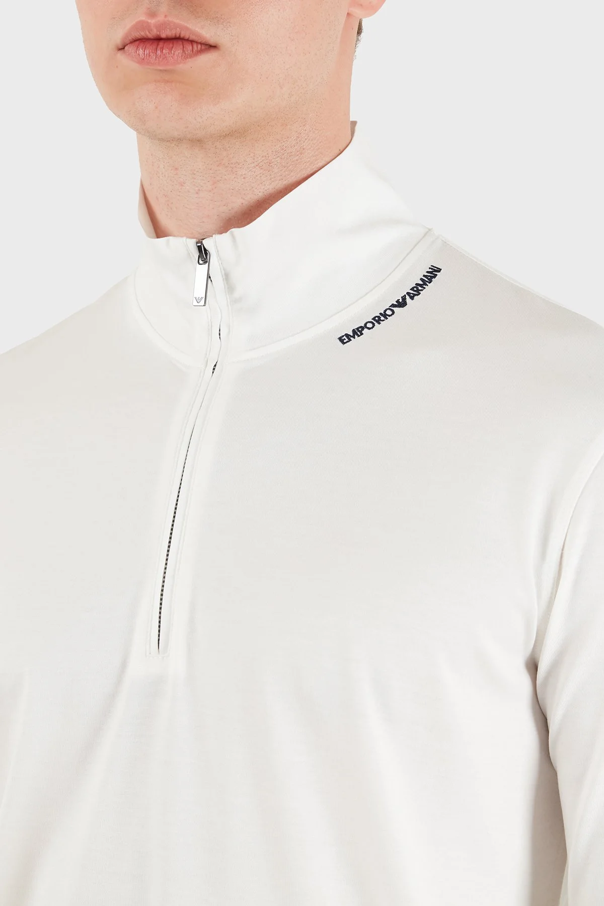 Emporio Armani Pamuk Karışımlı Dik Yaka Yarım Fermuarlı Erkek T Shirt EM006806 AF10761 U0003 Beyaz - 7