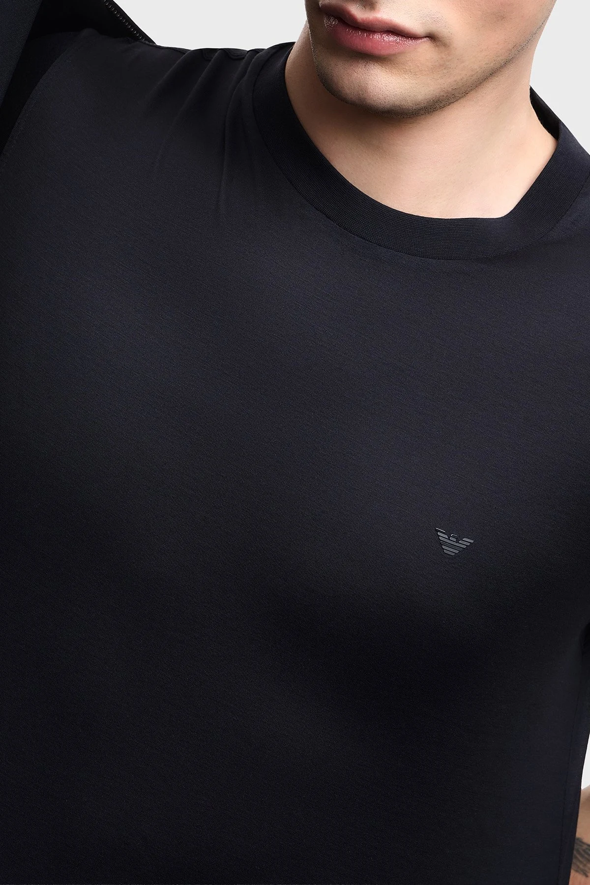 Emporio Armani Pamuk Karışımlı Regular Fit Bisiklet Yaka Erkek T Shirt EM005491 AF24839 UB118 LACİVERT - 4