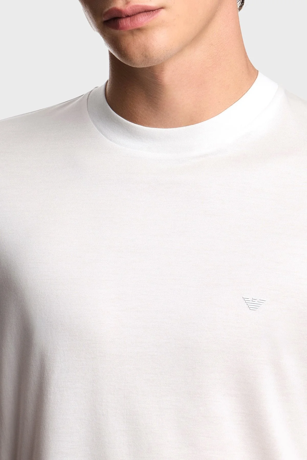 Emporio Armani Pamuk Karışımlı Regular Fit Bisiklet Yaka Logolu Erkek T Shirt EM003137 AF10761 U0003 BEYAZ - 4