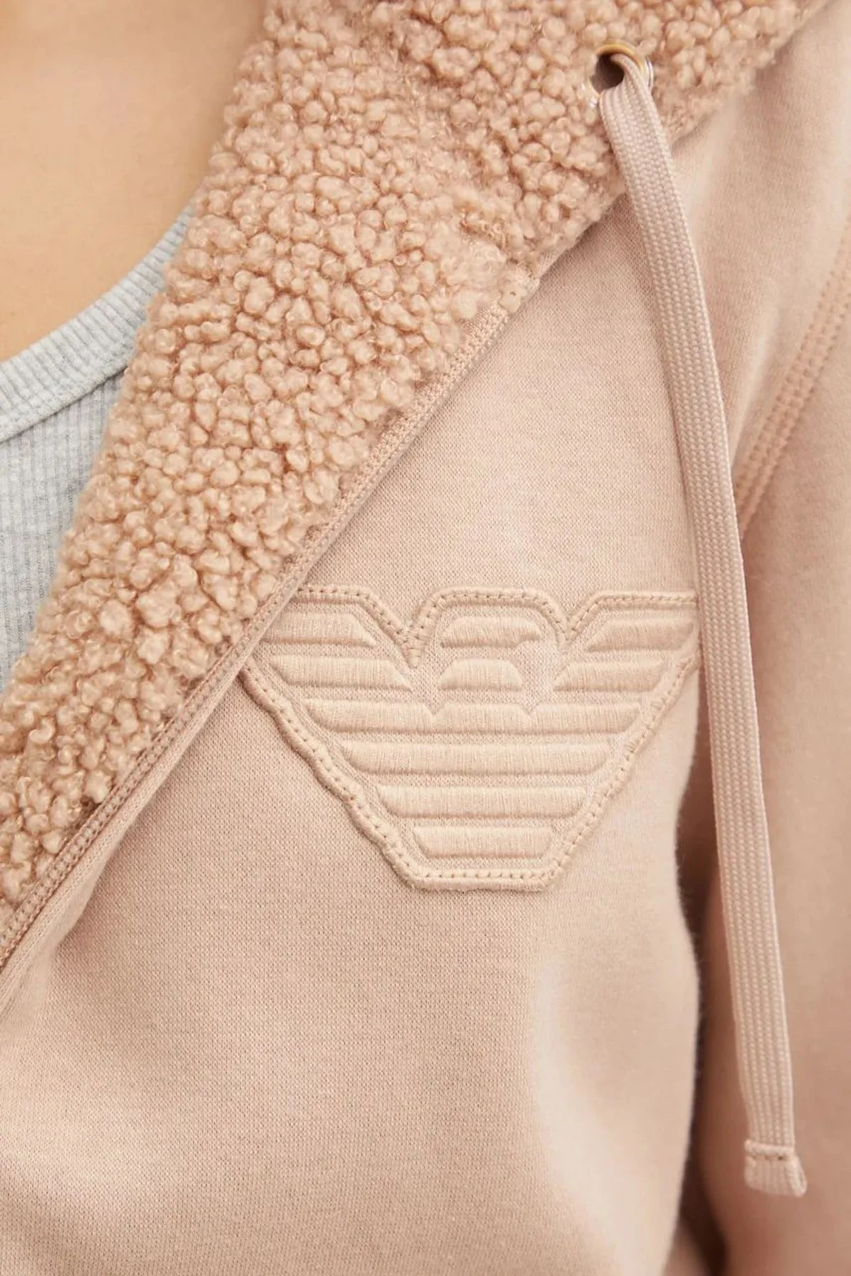 Emporio Armani Pamuk Karışımlı Regular Fit Kapüşonlu Fermuarlı Bayan Sweat 1646104 F2561 6355 BEJ - 4