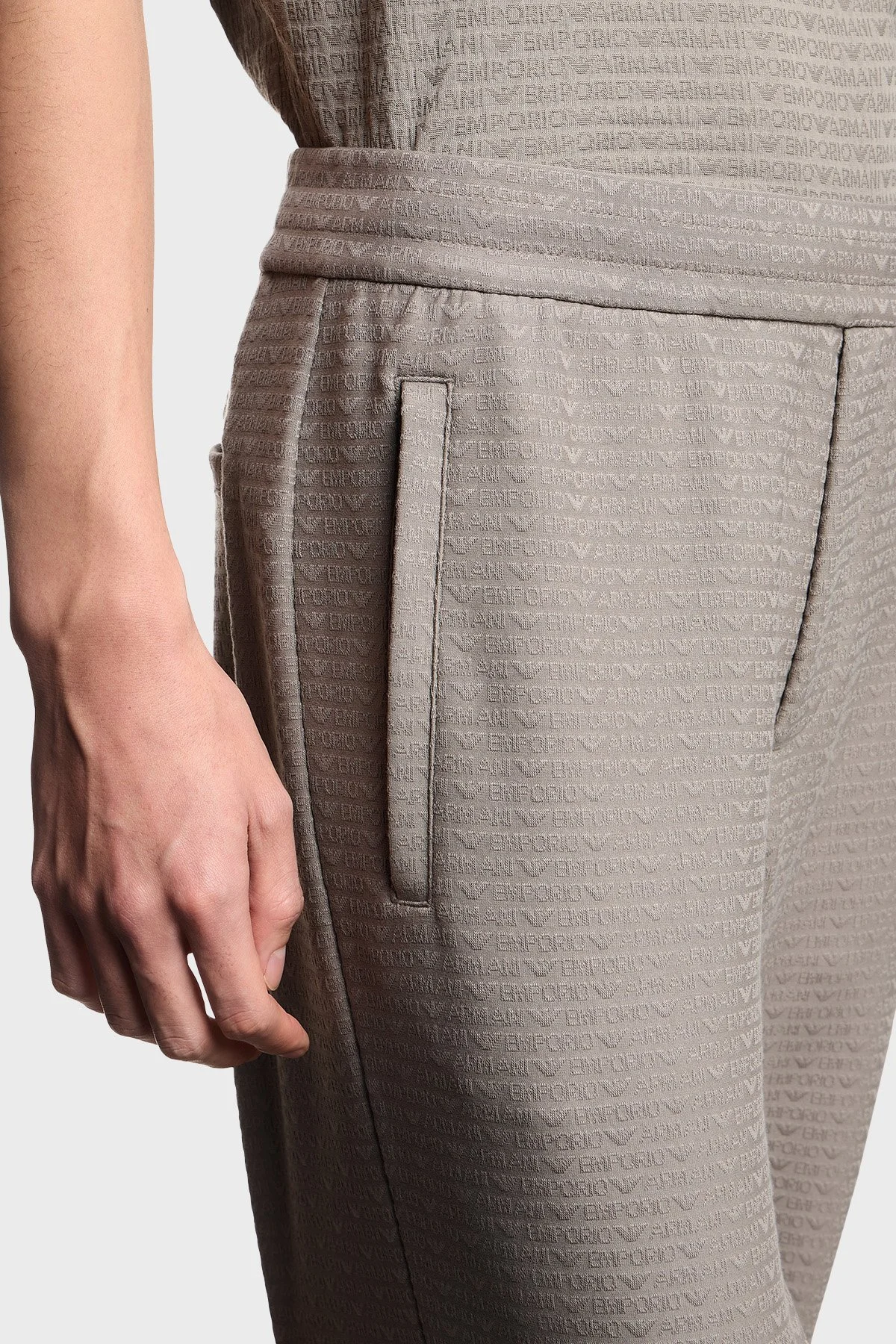 Emporio Armani Pamuk Karışımlı Regular Fit Logolu Normal Bel Erkek Pantolon EM004535 AF13700 F8219 GRİ - 4