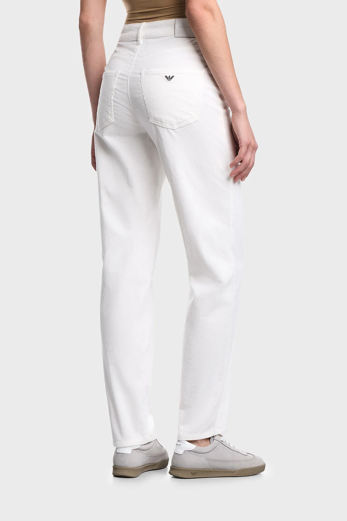 Emporio Armani Pamuklu Düğme Ve Fermuarlı Düz Paça Jeans Kadın Kot Pantolon EW003498 AF17028 U0006 Beyaz - 3