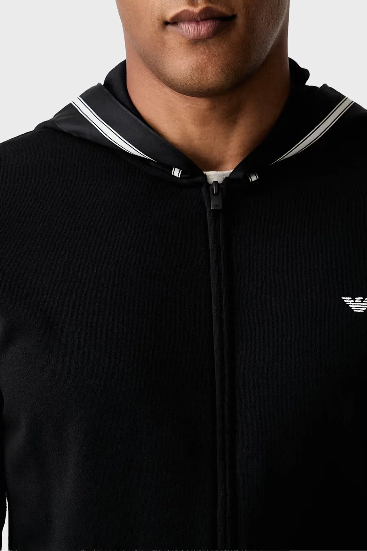 Emporio Armani Pamuklu Kapüşonlu Fermuarlı Erkek Sweat EM000653 AF25024 UC001 Siyah - 4
