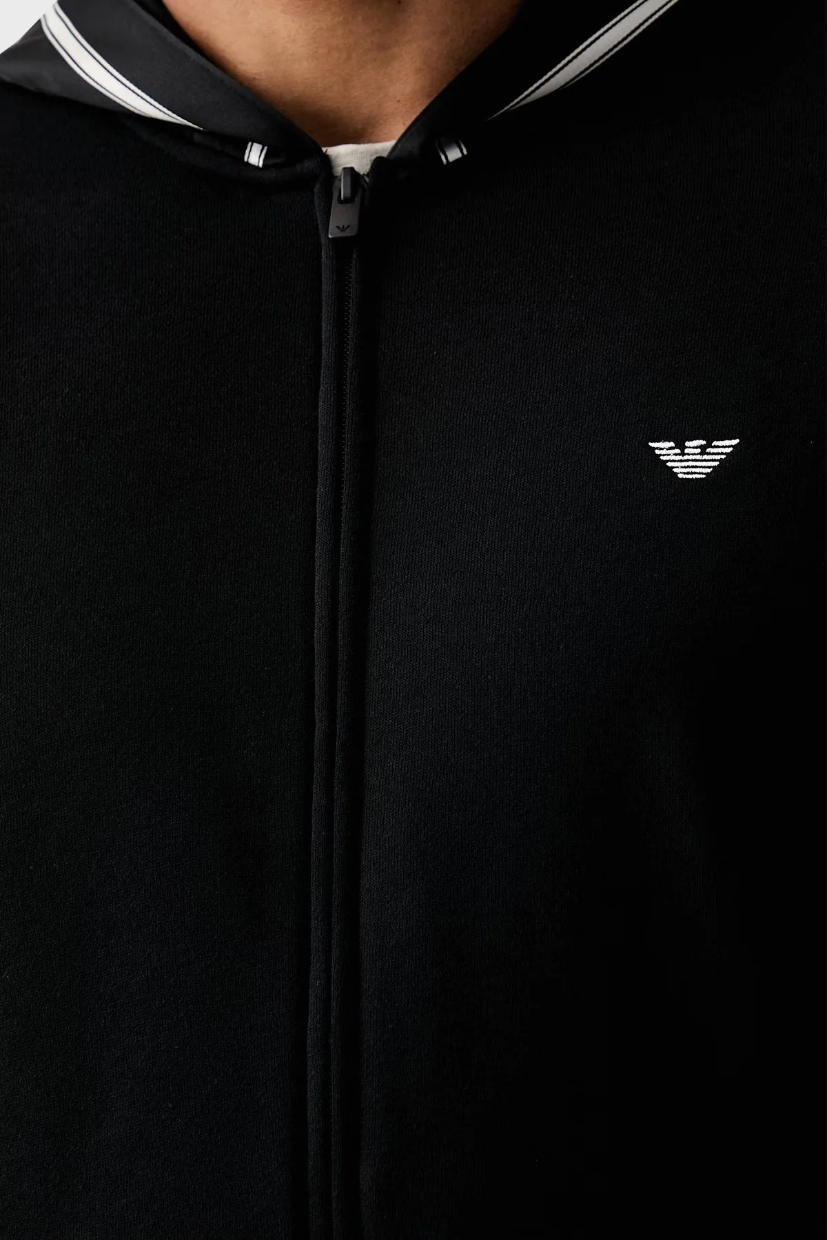 Emporio Armani Pamuklu Kapüşonlu Fermuarlı Erkek Sweat EM000653 AF25024 UC001 Siyah - 5