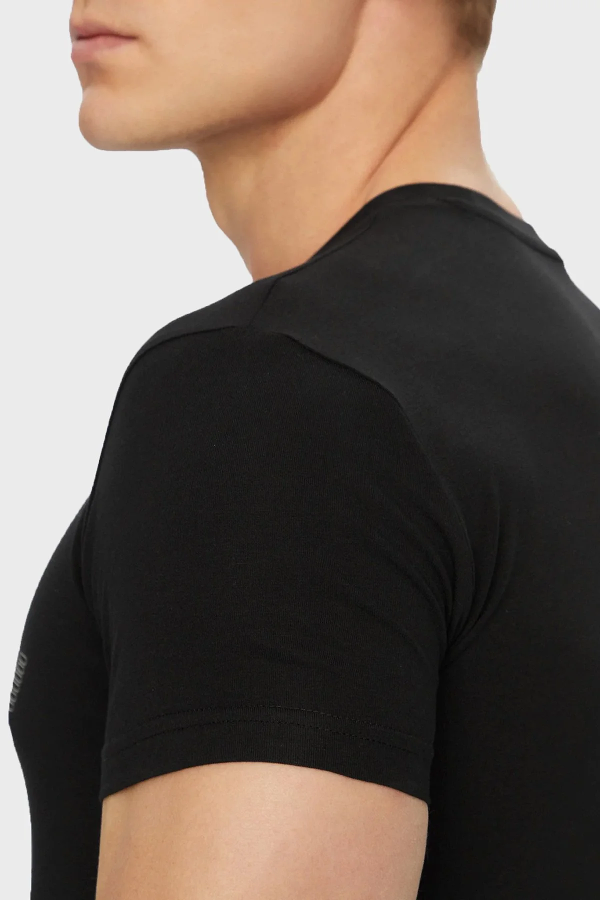 Emporio Armani Pamuklu Logolu Bisiklet Yaka Erkek T Shirt EM000375 AF18890 UC001 SİYAH - 4