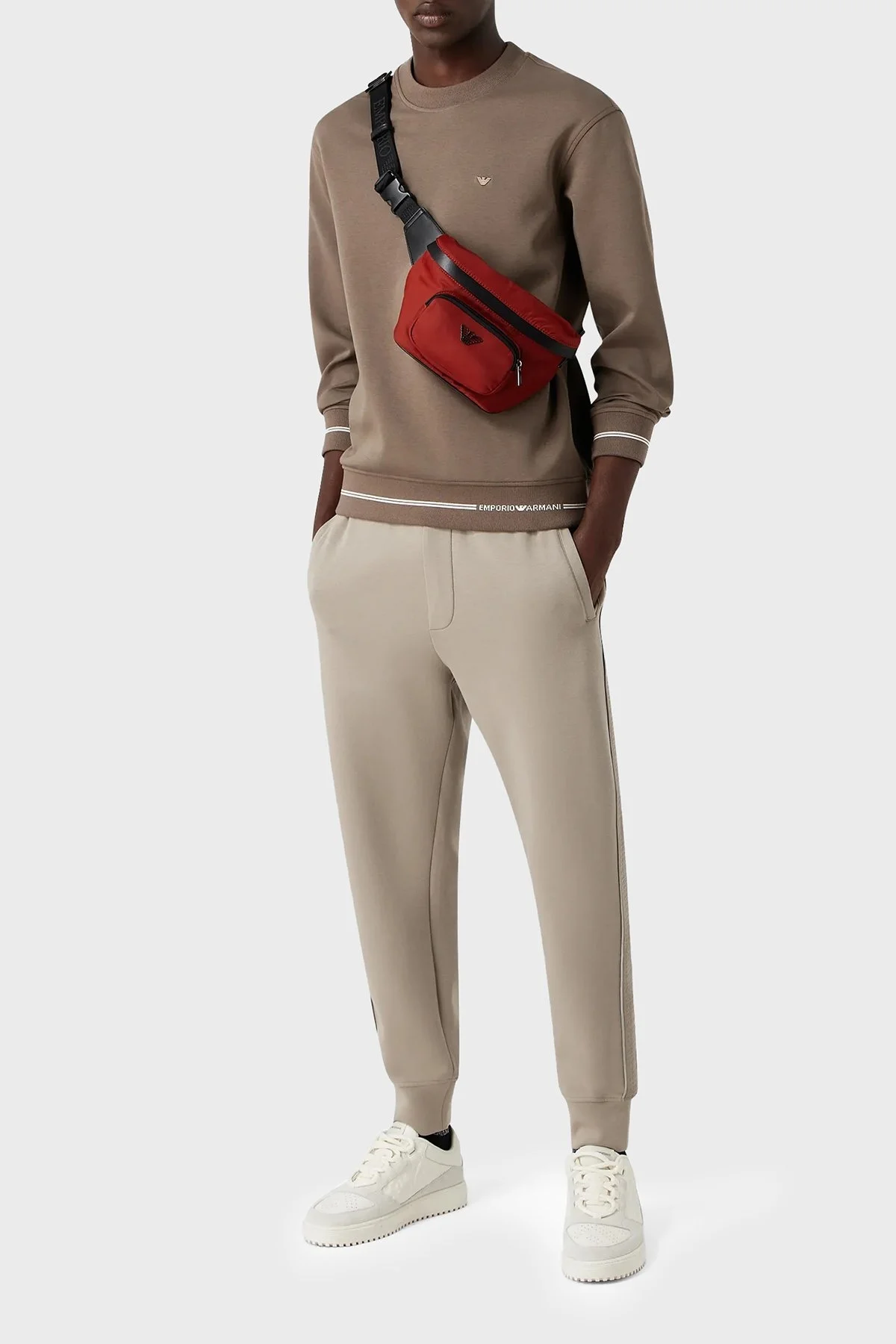 Emporio Armani Pamuklu Logolu Bisiklet Yaka Regular Fit Erkek Sweat 6R1MF2 1JHSZ 0488 KAHVE - 2