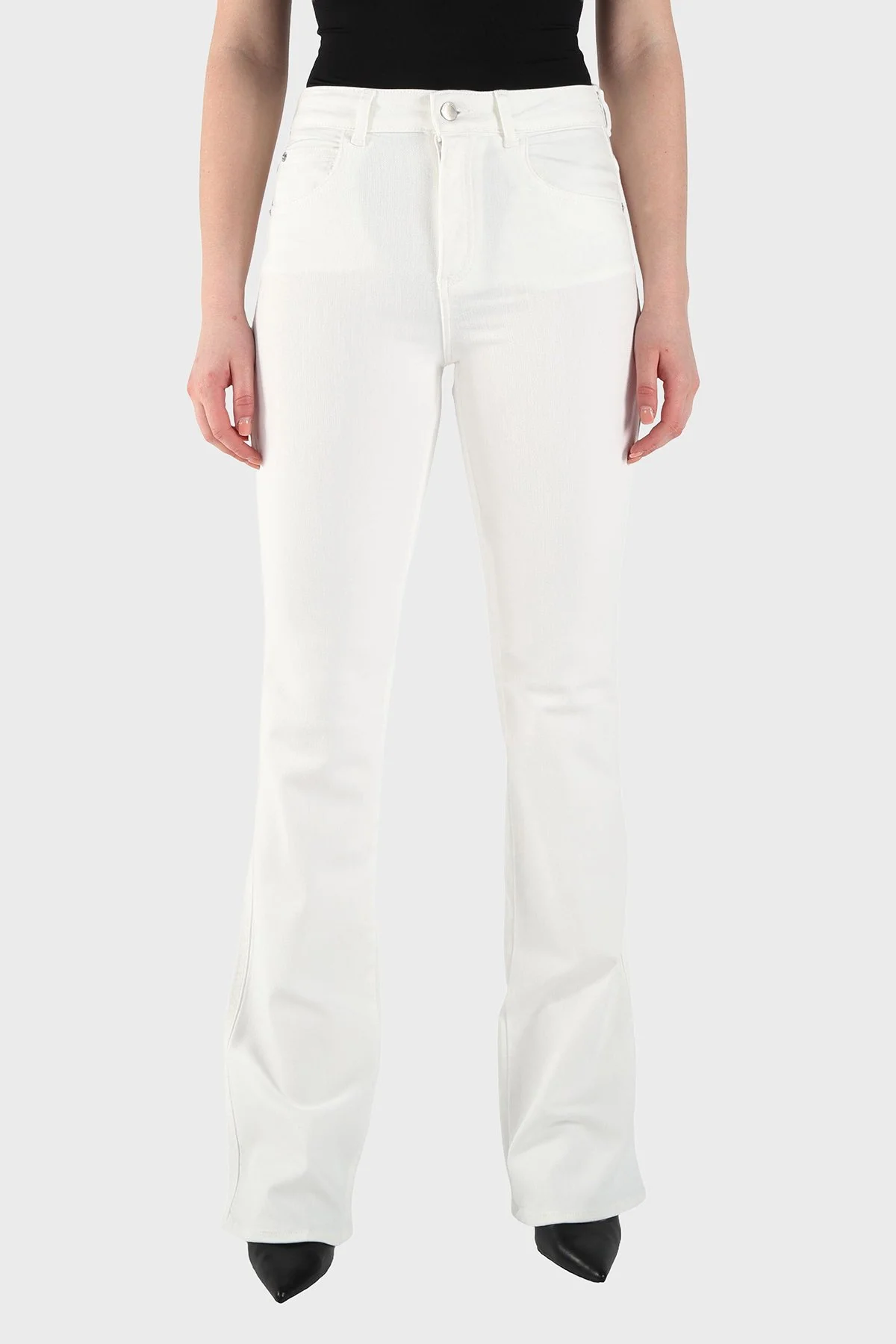 Emporio Armani Pamuklu Orta Bel Genişleyen Paça Jeans Kadın Kot Pantolon EW001504 AF14967 M0001 BEYAZ - 1