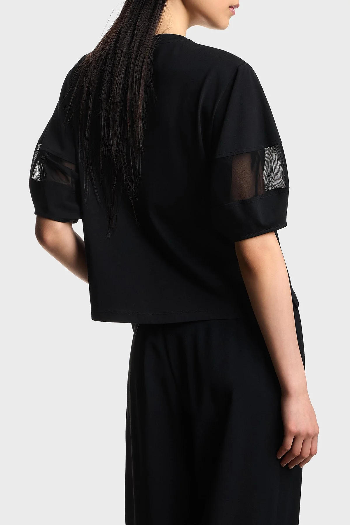 Emporio Armani Pamuklu Regular Fit Bisiklet Yaka Kol Detaylı Bayan T Shirt EW004390 AF13318 UC001 SİYAH - 3