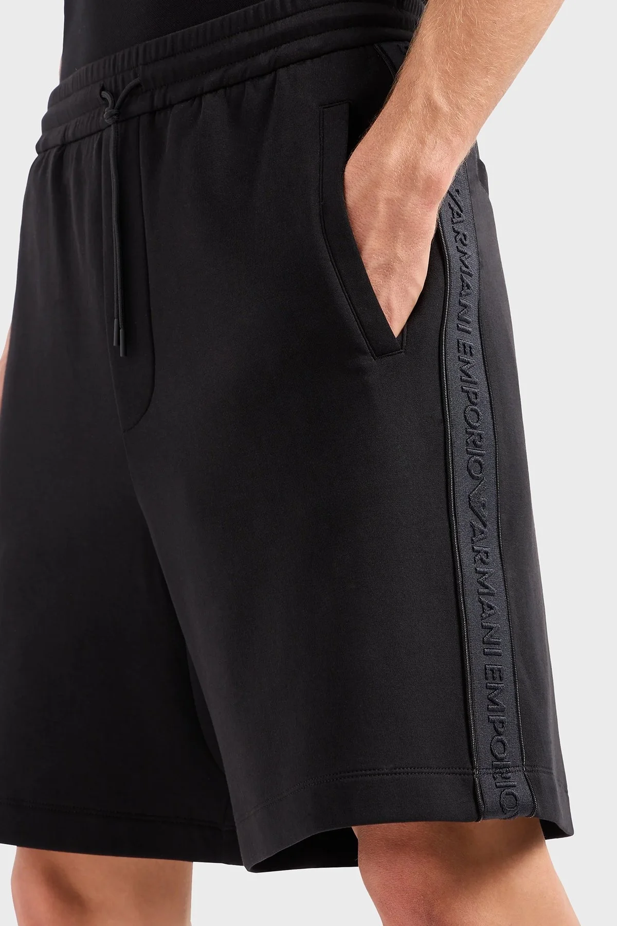 Emporio Armani Pamuklu Regular Fit Cepli Erkek Short 3D1P69 1JHSZ 0999 SİYAH - 3
