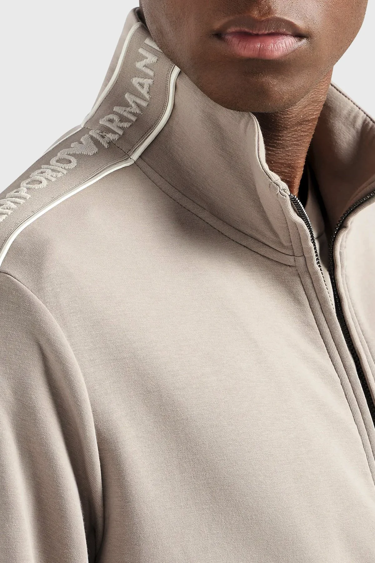 Emporio Armani Pamuklu Regular Fit Dik Yaka Erkek Sweat 3D1M69 1JHSZ 0650 BEJ - 2