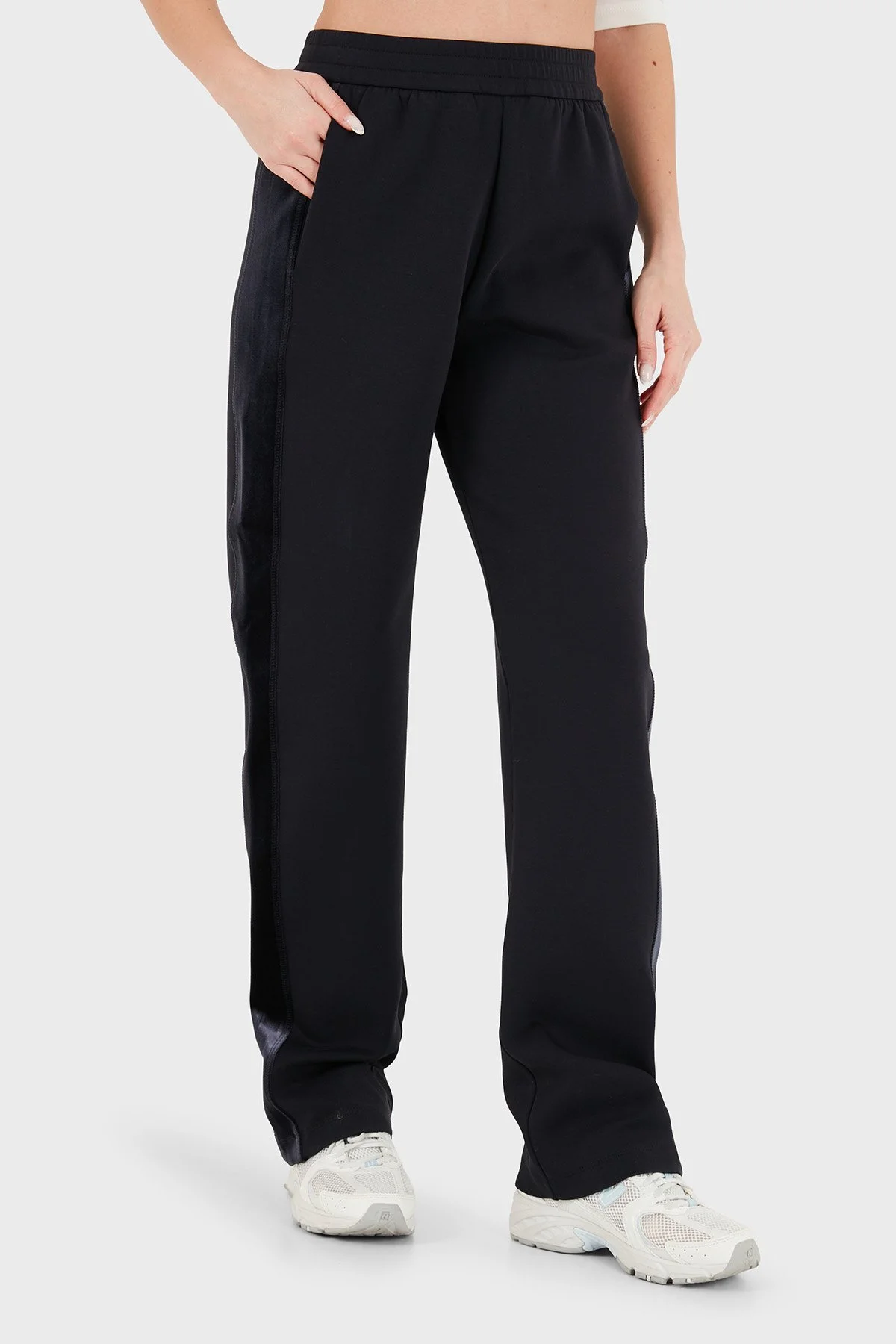 Emporio Armani Pamuklu Regular Fit Düz Paça Kadın Pantolon EW004207 AF10002 UB118 Lacivert - 1