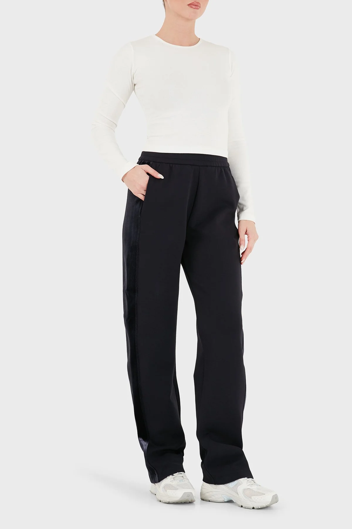 Emporio Armani Pamuklu Regular Fit Düz Paça Kadın Pantolon EW004207 AF10002 UB118 Lacivert - 2