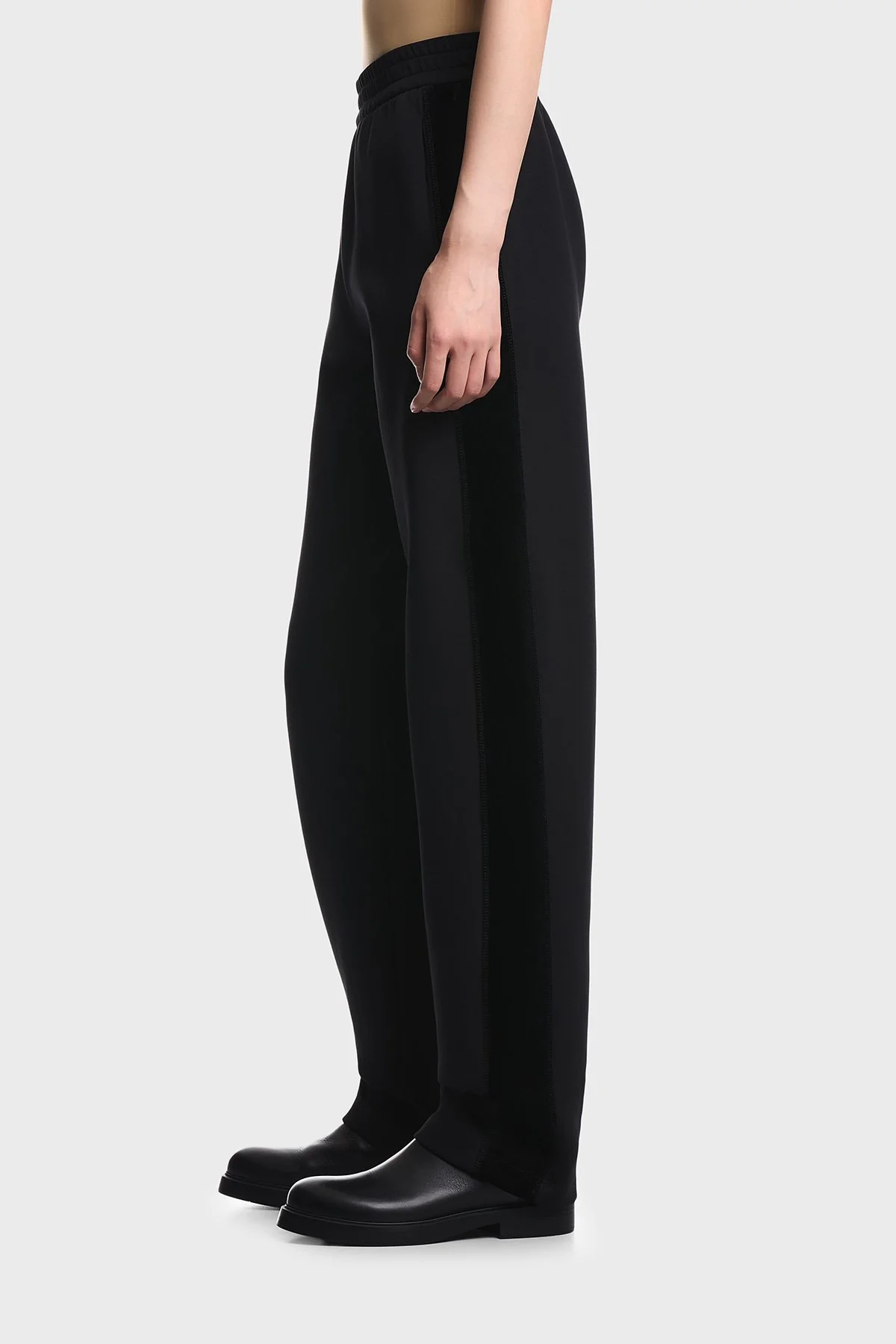 Emporio Armani Pamuklu Regular Fit Düz Paça Kadın Pantolon EW004207 AF10002 UC001 Siyah - 4