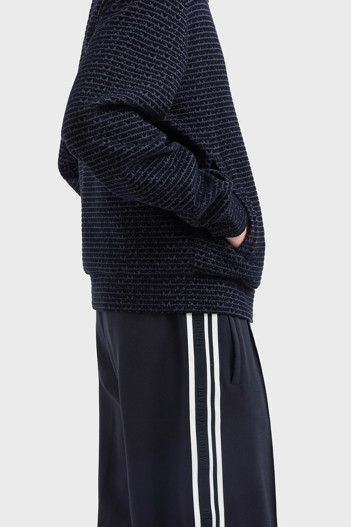 Emporio Armani Pamuklu Regular Fit Fermuarlı Tamamı Logolu Erkek Sweat EM001697 AF10013 FB229 LACİVERT - 4