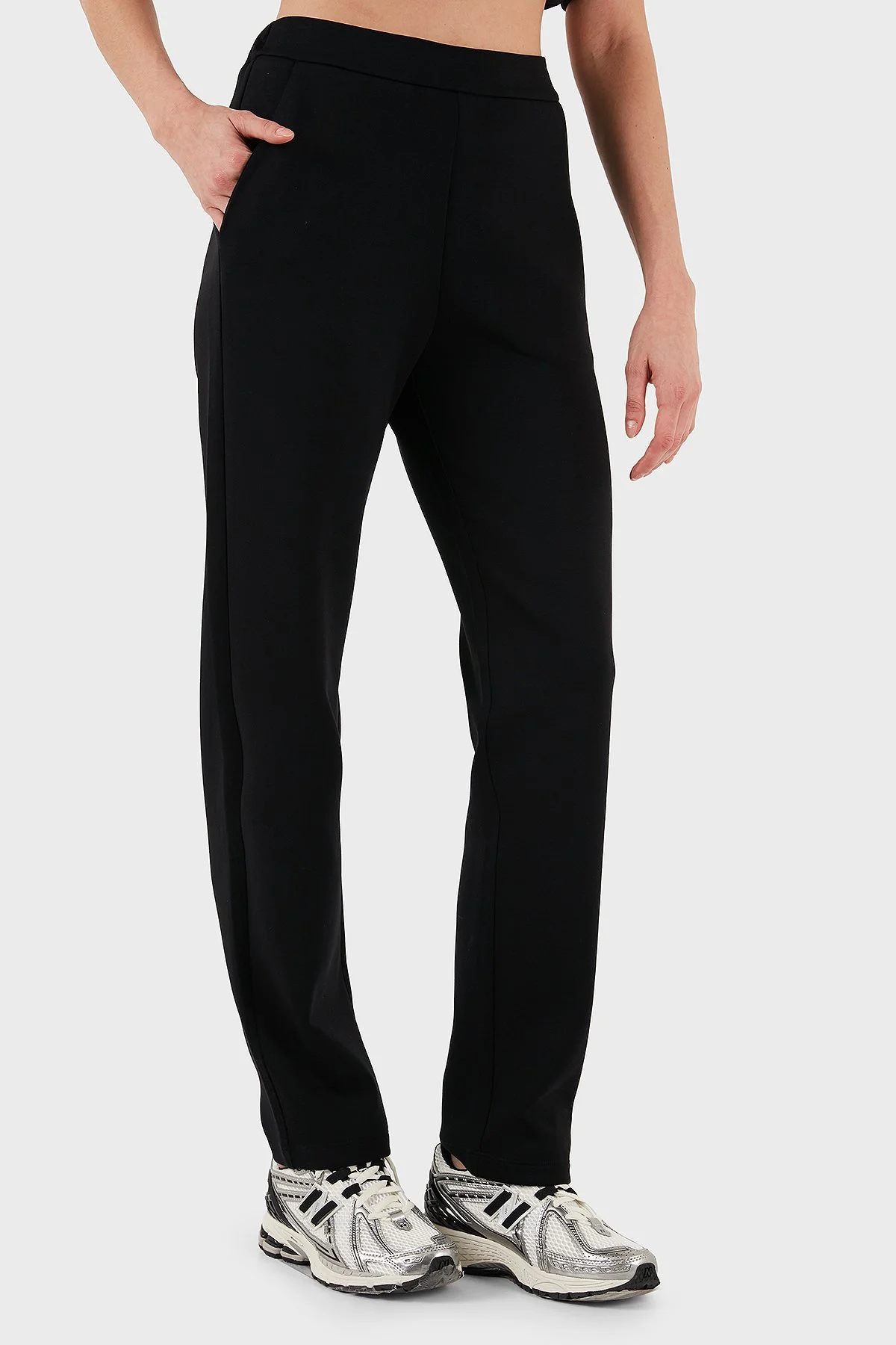 Emporio Armani Pamuklu Regular Fit Lastikli Bel Düz Paça Bayan Pantolon EW001362 AF10002 UC001 SİYAH - 4