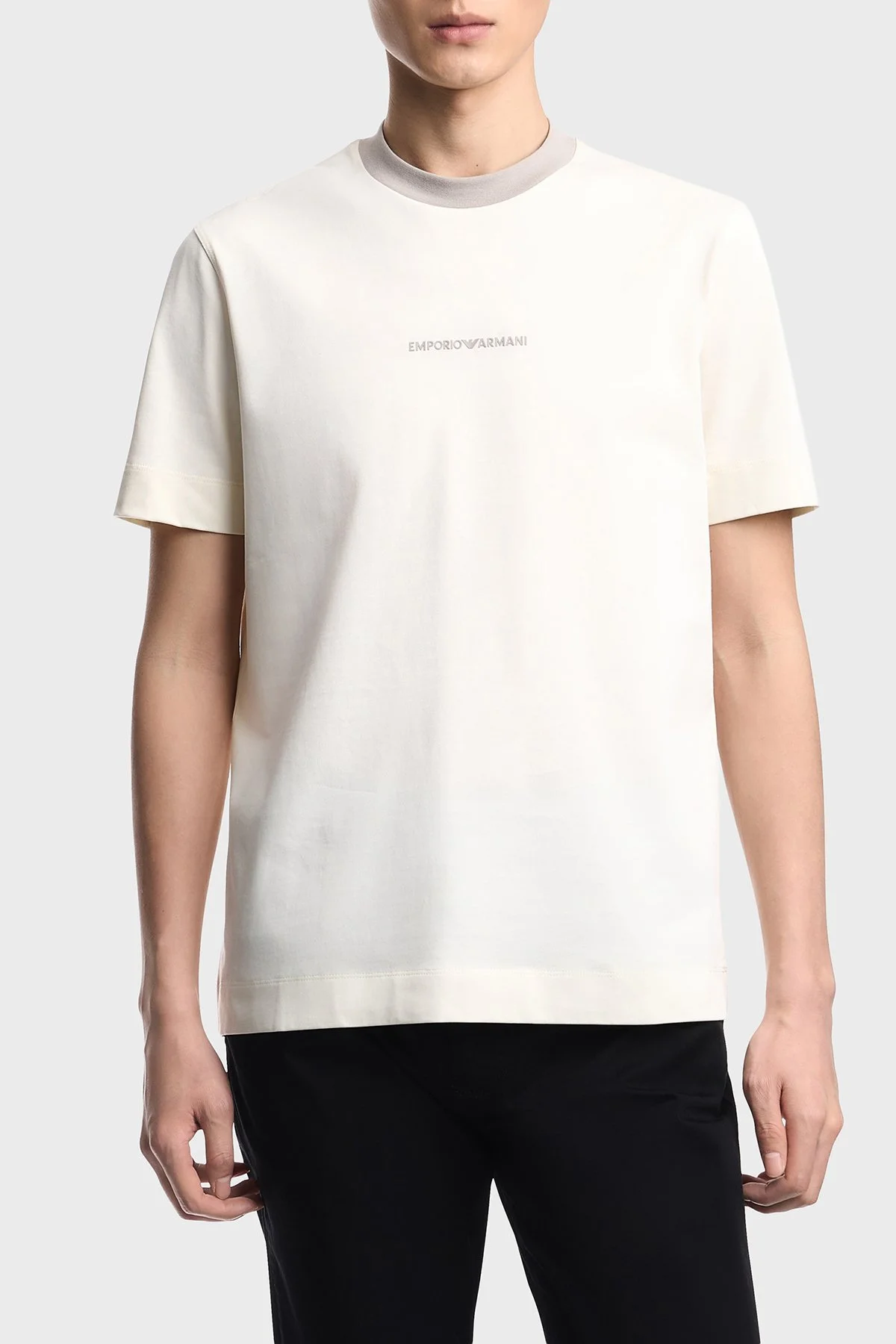 Emporio Armani Pamuklu Regular Fit Logolu Bisiklet Yaka Erkek T Shirt EM005257 AF13715 U1055 BEYAZ - 1