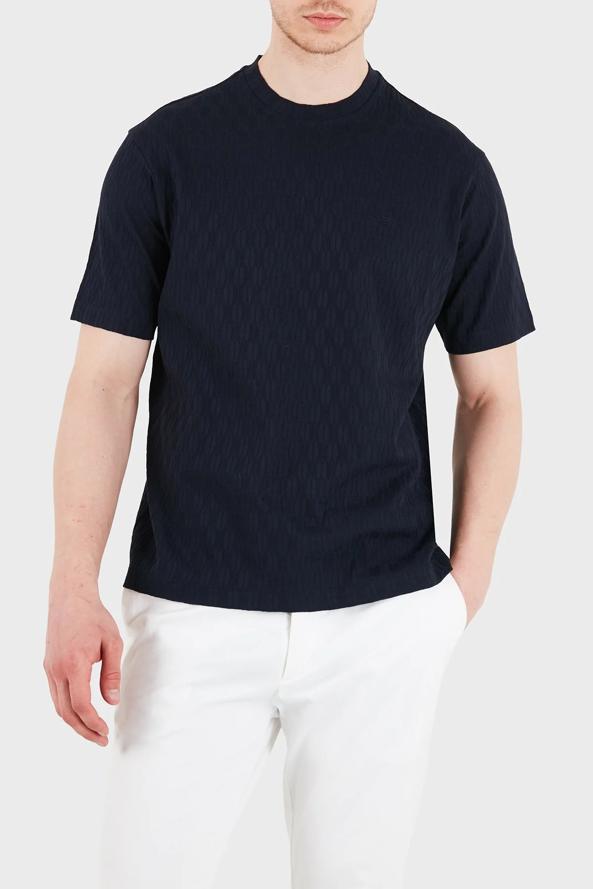 Emporio Armani Pamuklu Regular Fit Logolu Bisiklet Yaka Jakarlı Erkek T Shirt EM005699 AF25298 UB109 LACİVERT - 4