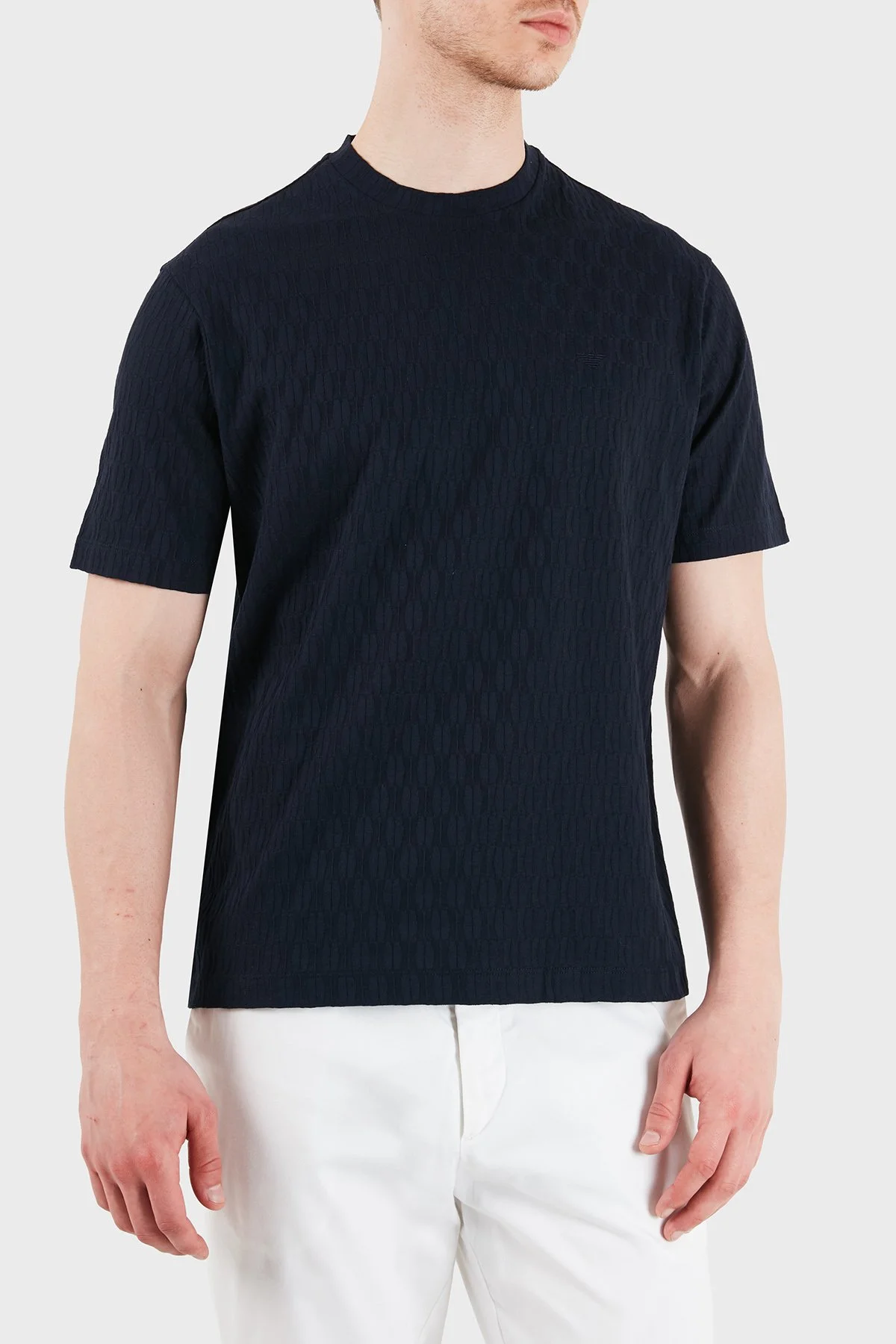 Emporio Armani Pamuklu Regular Fit Logolu Bisiklet Yaka Jakarlı Erkek T Shirt EM005699 AF25298 UB109 LACİVERT - 6