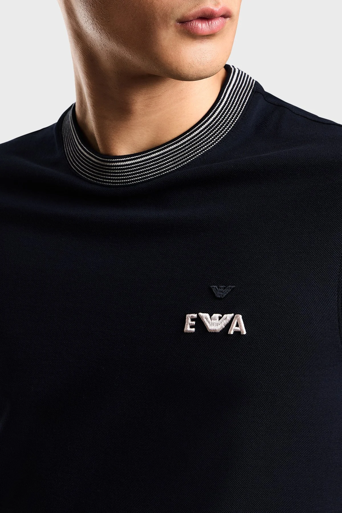 Emporio Armani Pamuklu Regular Fit Logolu Çizgi Detaylı Bisiklet Yaka Erkek T Shirt EM002965 AF12955 UB118 LACİVERT - 4