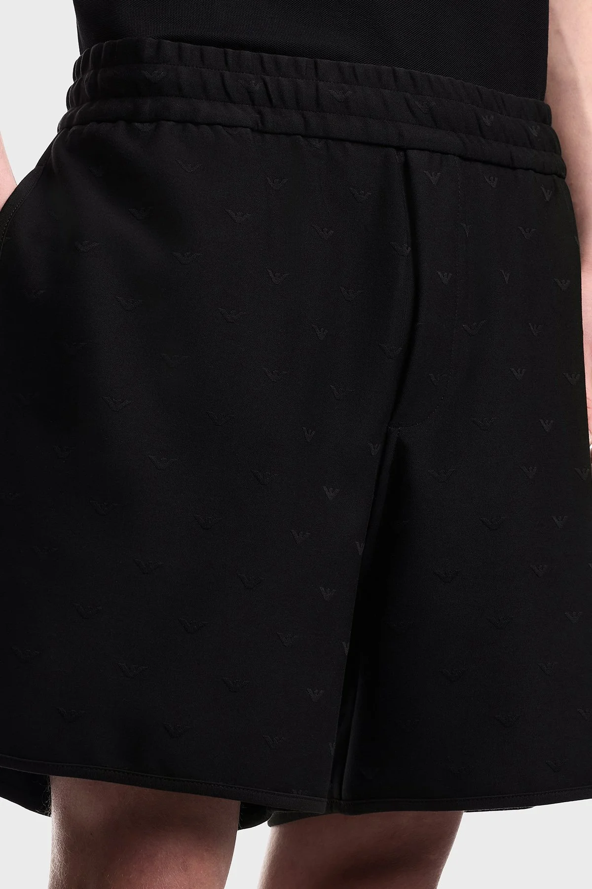 Emporio Armani Pamuklu Regular Fit Logolu Normal Bel Erkek Short EM004865 AF13700 FC322 SİYAH - 4