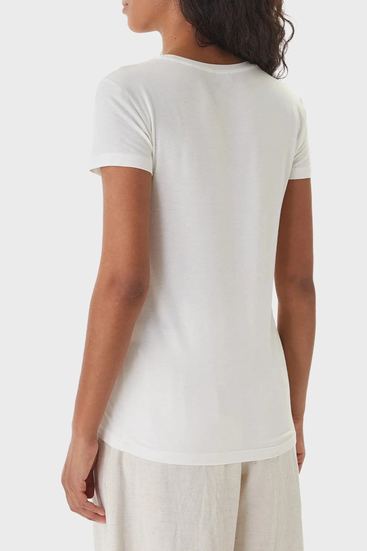 Emporio Armani Pamuklu Regular Fit Logolu Yuvarlak Yaka Bayan T Shirt EW000408 AF19024 U1131 EKRU - 3