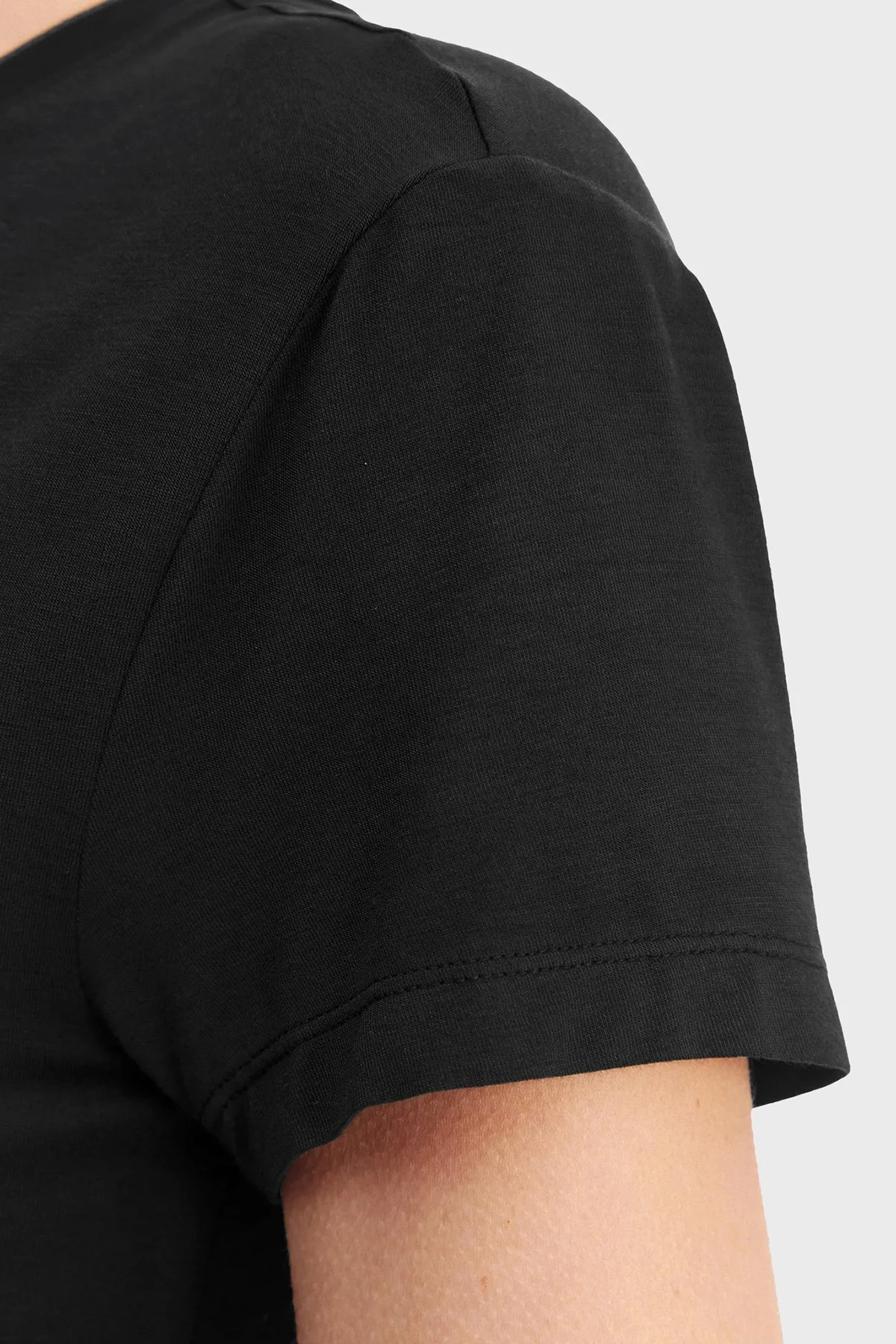 Emporio Armani Pamuklu Regular Fit Logolu Yuvarlak Yaka Bayan T Shirt EW000408 AF19024 UC001 SİYAH - 5