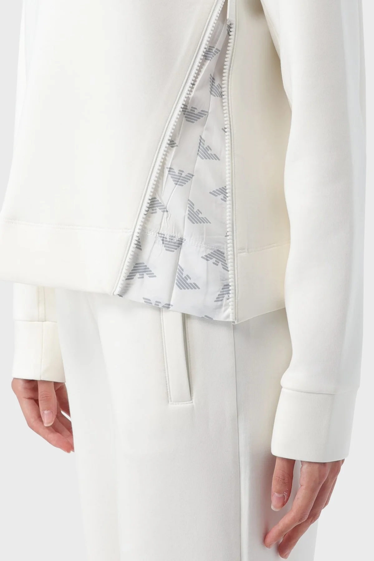 Emporio Armani Pamuklu Regular Fit Yarım Balıkçı Yaka Bayan Sweat 6R2M6D 1JHSZ 0101 BEYAZ - 4