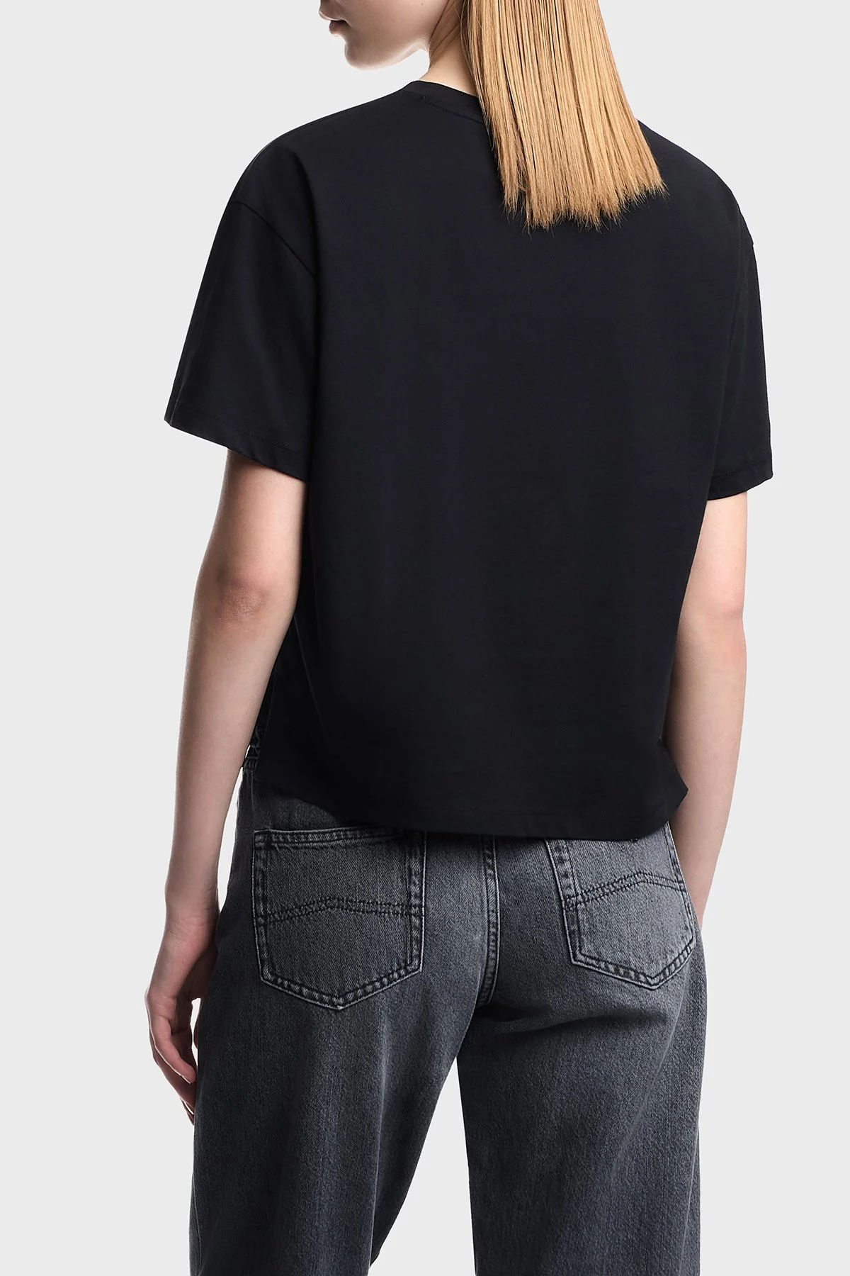 Emporio Armani Pamuklu Relaxed Fit Bisiklet Yaka Kadın T Shirt EW004385 AF12597 UC001 SİYAH - 3