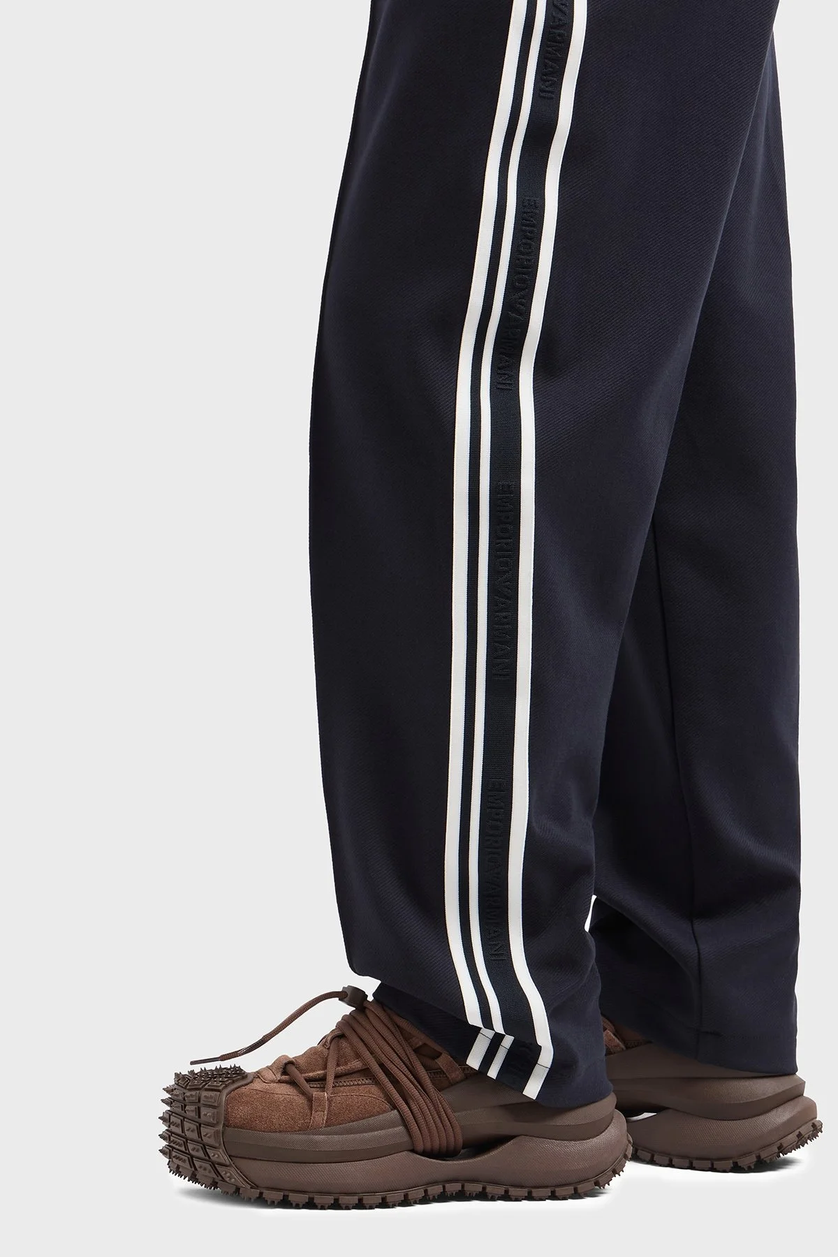 Emporio Armani Pamuklu Relaxed Fit Düz Paça Çizgi Detaylı Erkek Pantolon EM001111 AF13488 UB118 LACİVERT - 9