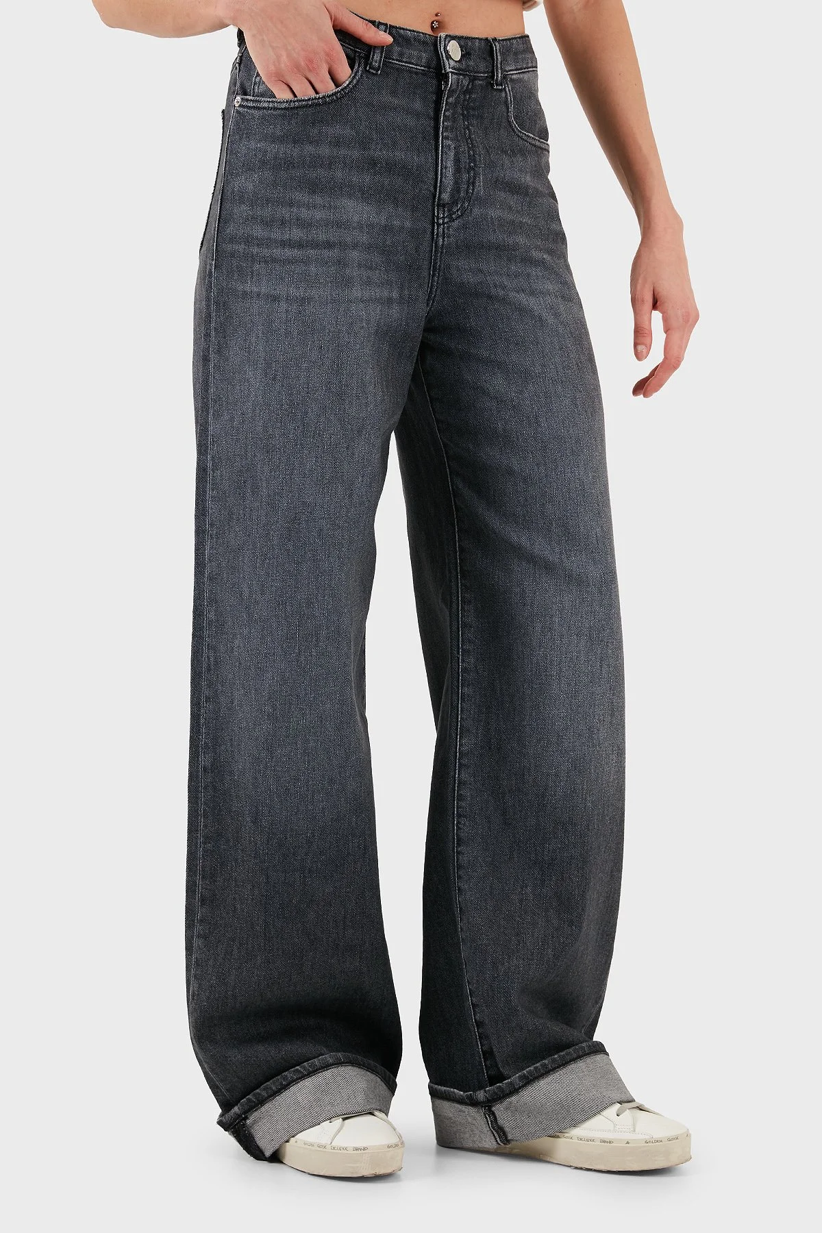 Emporio Armani Pamuklu Relaxed Fit Geniş Paça Vintage Görünümlü Jeans Bayan Kot Pantolon EW000737 AF17033 M8001 GRİ - 4