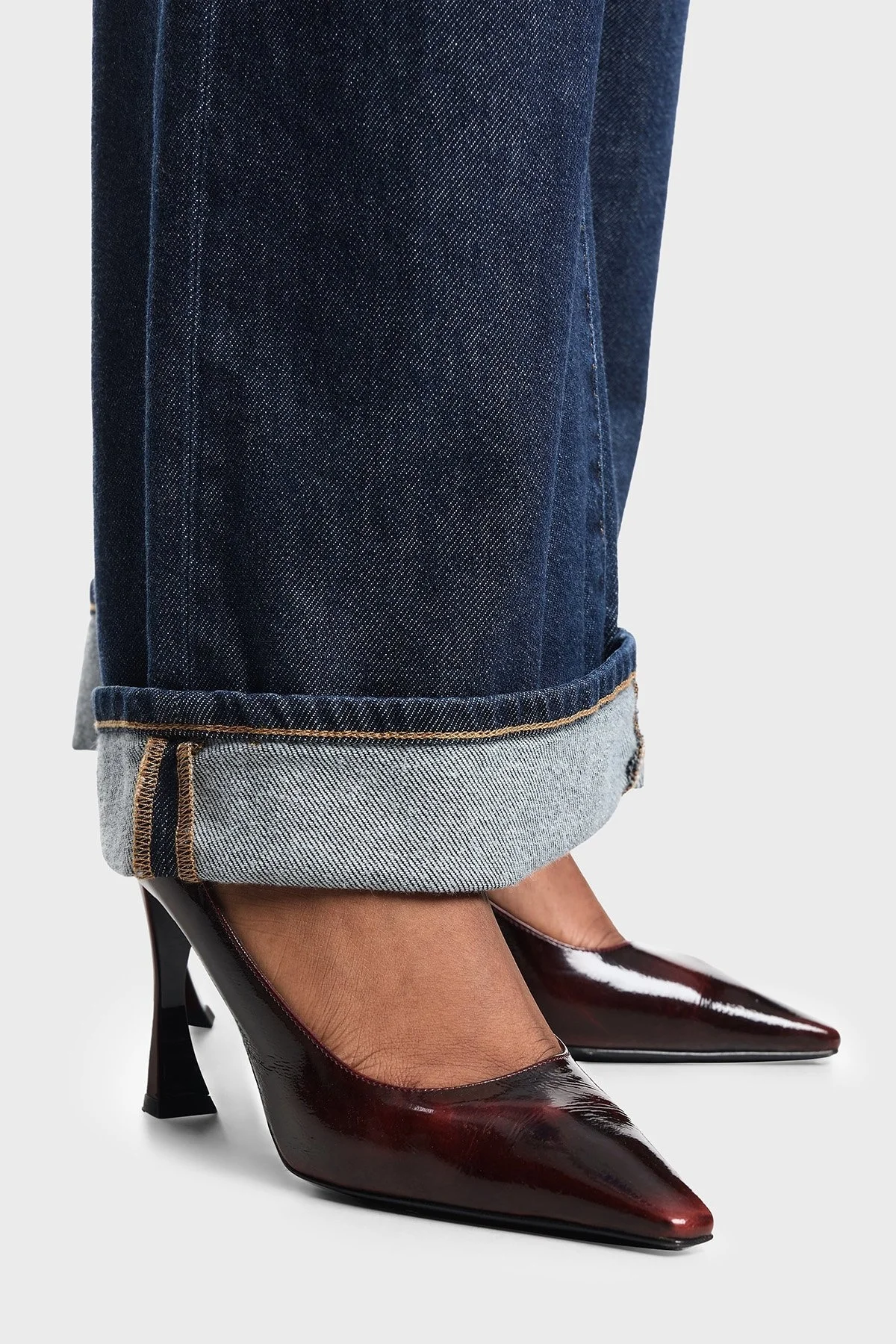 Emporio Armani Pamuklu Relaxed Fit Geniş Paça Vintage Görünümlü Jeans Bayan Kot Pantolon EW000737 AF17033 MB001 LACİVERT - 11