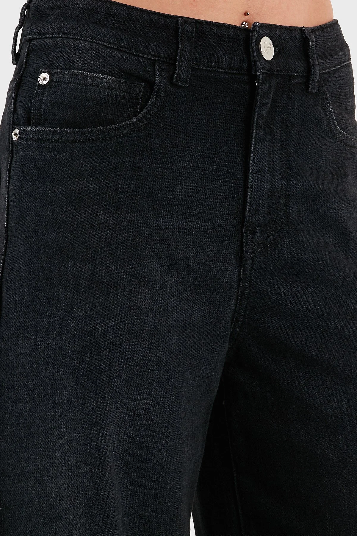 Emporio Armani Pamuklu Relaxed Fit Geniş Paça Vintage Görünümlü Jeans Kadın Kot Pantolon EW000737 AF17033 MC002 SİYAH - 6