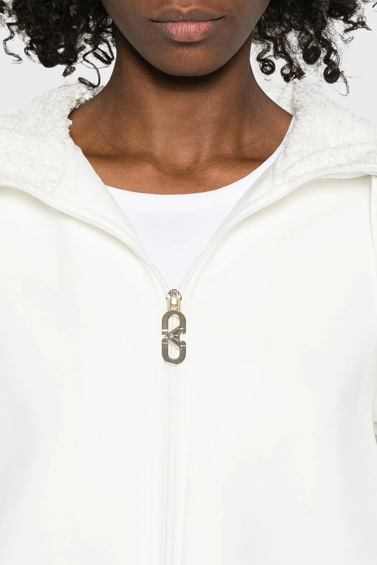 Emporio Armani Pamuklu Relaxed Fit Kapüşonlu Fermuarlı Bayan Sweat EW004213 AF10002 U0006 BEYAZ - 4