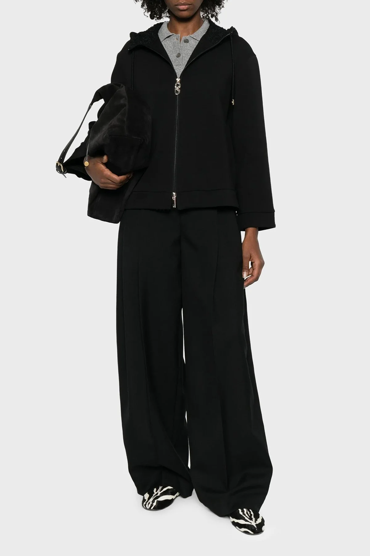 Emporio Armani Pamuklu Relaxed Fit Kapüşonlu Fermuarlı Bayan Sweat EW004213 AF10002 UC001 SİYAH - 2