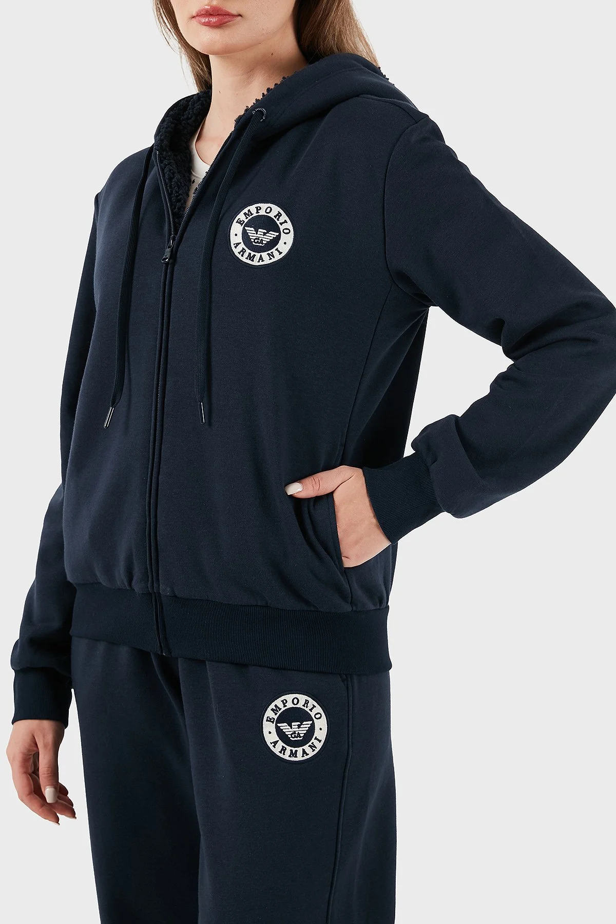 Emporio Armani Pamuklu Relaxed Fit Kapüşonlu İçi Yumaşak Tüylü Fermuarlı Bayan Sweat EW001935 AF15363 UB101 LACİVERT - 6