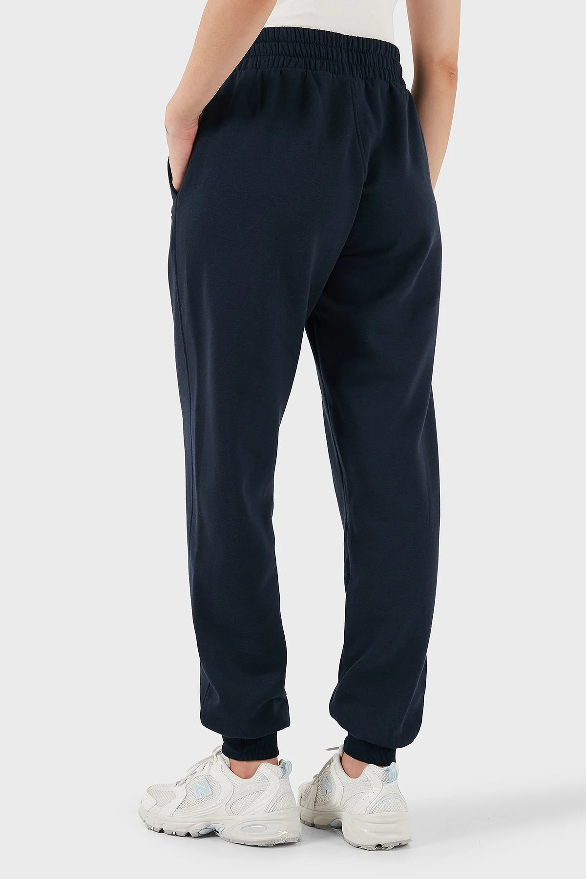 Emporio Armani Pamuklu Relaxed Fit Lastikli Paça Jogger Bayan Pantolon EW001938 AF15363 UB101 LACİVERT - 3