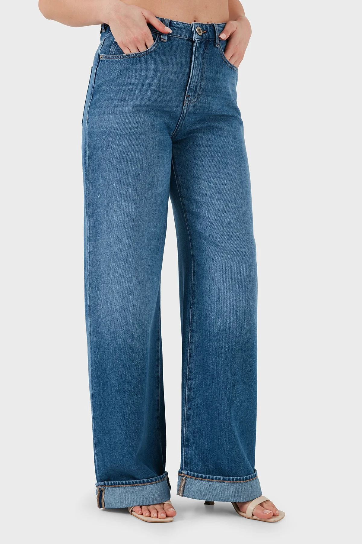 Emporio Armani Pamuklu Relaxed Fit Yüksek Bel Jeans Kadın Kot Pantolon EW000737 AF22225 MB003 LACİVERT - 4